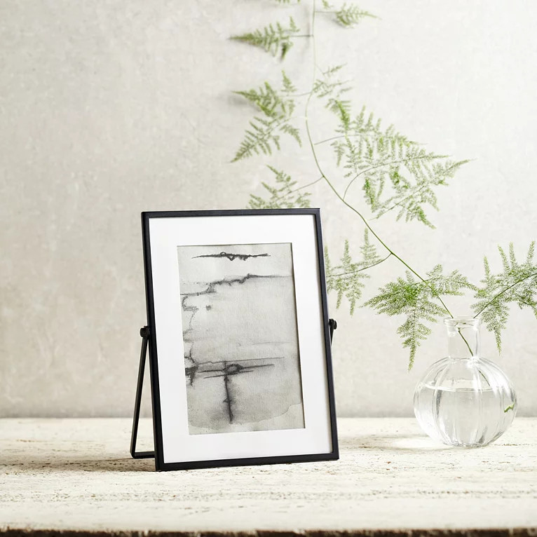 Fine Black Easel Frame 4x6" | The White Company (UK)