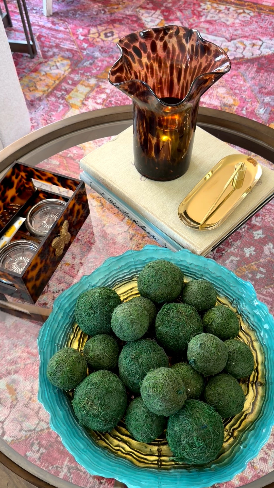 Ya’ll…this vase is everything! I love it so much with one of my favorite candles burning in it. There is a smaller version and I just ordered it to complement this one.

Love you mean it! 💙🦋😘
