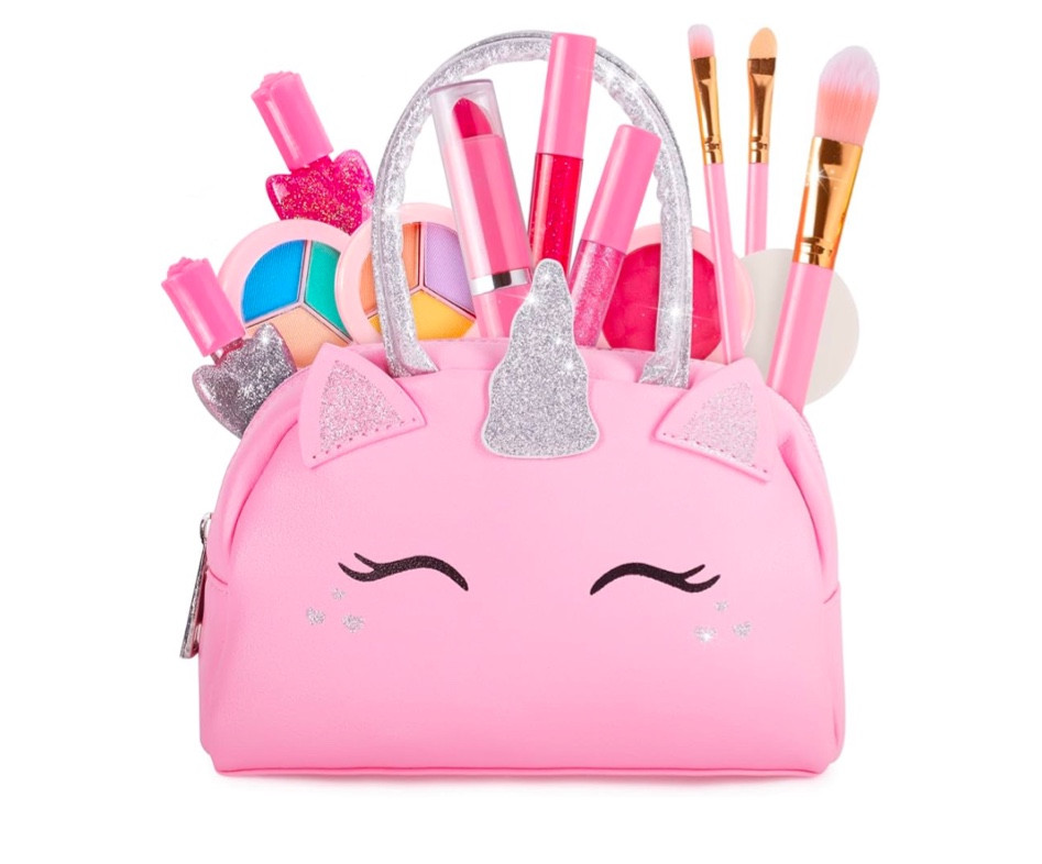 #gift #kids #playmakeup #makeup #gifts #girlsmakeup

#LTKGiftGuide #LTKHoliday