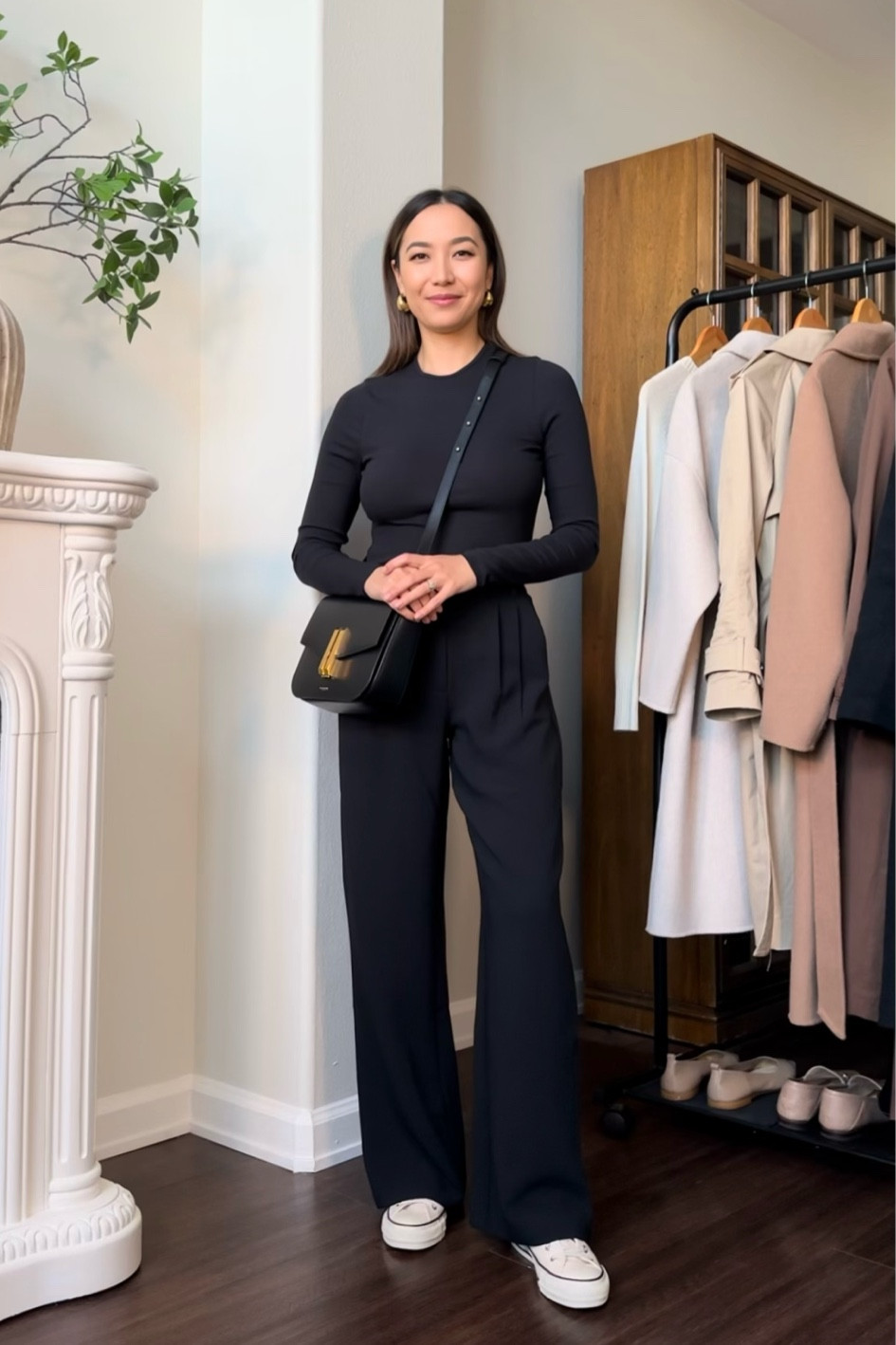 10 pieces, 10 outfits - outfit styling trousers 

Top xs 
Trousers 25 reg, runs tight on waist 
Converse 

Casual outfit styling trousers / winter outfit / travel outfit / capsule  / minimalist 

#LTKfindsunder100 #LTKtravel #LTKstyletip