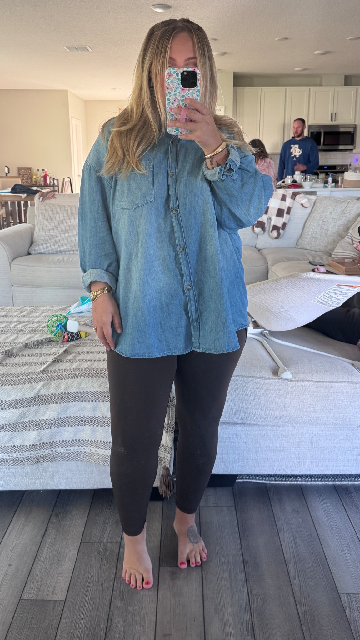 this is my “i have errands but still want to be comfy” uniform 🫶🏼 oversized chambray shirt + brown leggings = effortless cozy combo that still looks put together.



#denimshirt #chambrayshirt #brownleggings #neutraloutfit #falloutfit #casualstyle #comfystyle #ootd #momoutfit #everydayoutfit #capsulewardrobe #minimalistaesthetic #fallneutrals #cozychic #laidbackstyle #neutraltones #easyoutfit #outfitinspo #momstyle #comfortandstyle #fashionblogger #ltkfashion #ltkstyle #ltkmom #ltkitgirl #ltkinspo #ltkoutfit #ltkeveryday #ltklife #ltkaesthetic #outfitcheck 

#LTKHoliday #LTKSeasonal #LTKSaleAlert