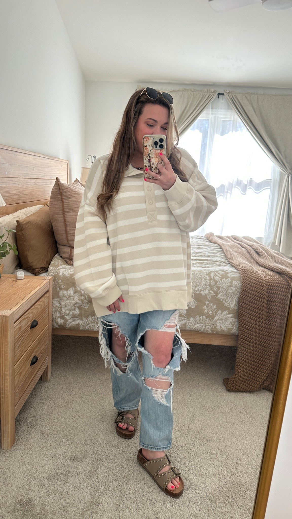 Neutral stripes sweatshirt 🤍 