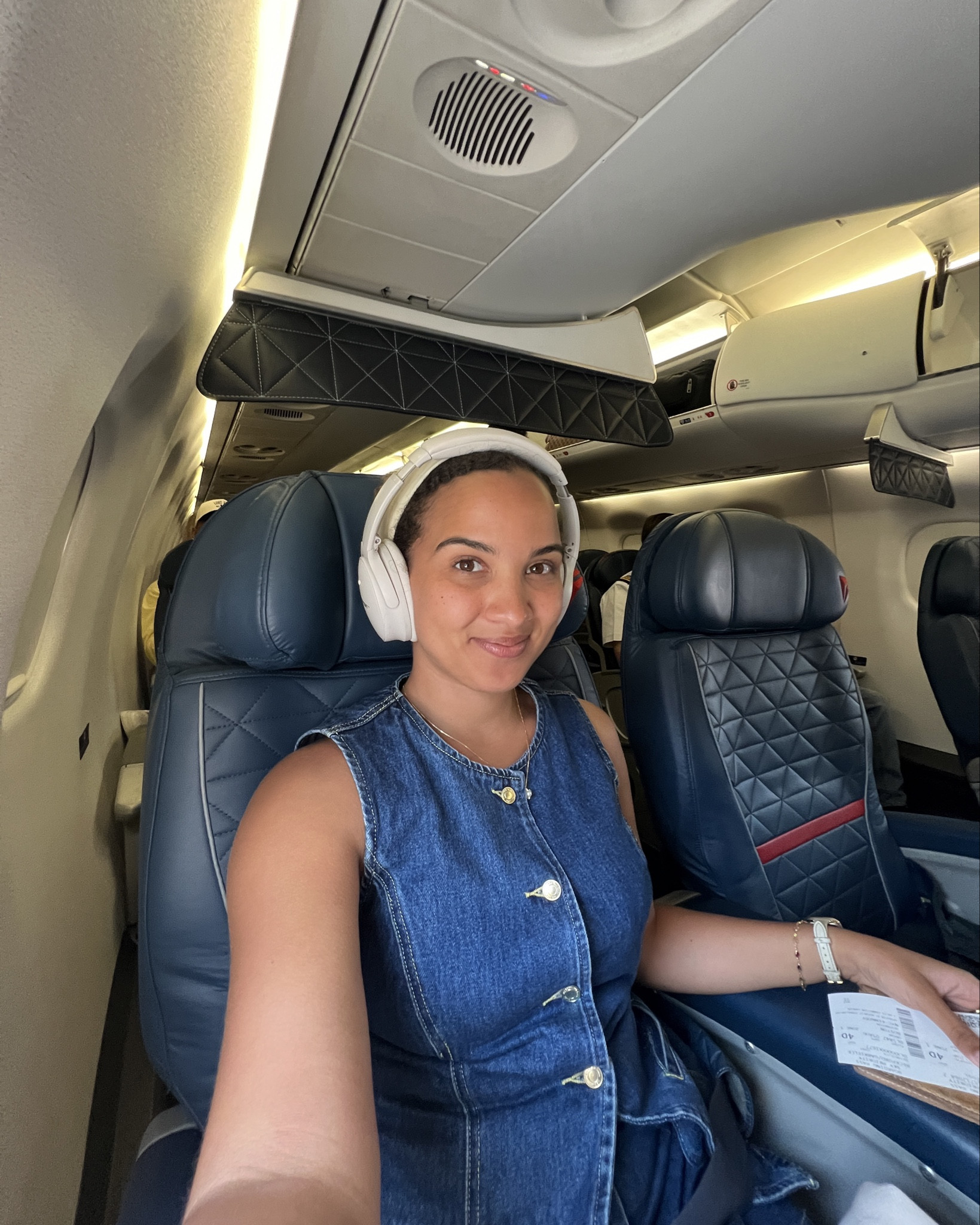 denim denim denim 👖🫶🏽 

#LTKSeasonal #LTKTravel