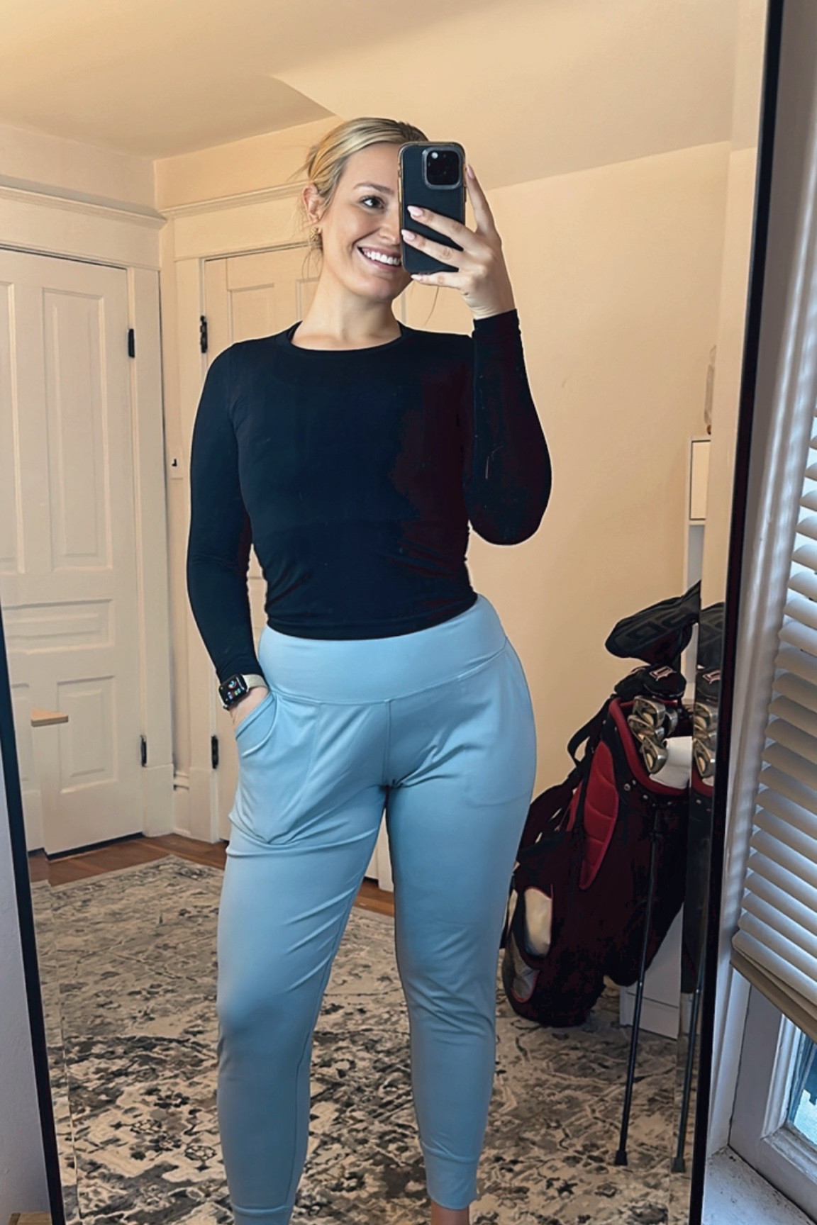 My go to outfit. So insanely comfortable and flatting. The fabrics are butter! Medium in both

#LTKActive #LTKFitness #LTKGiftGuide