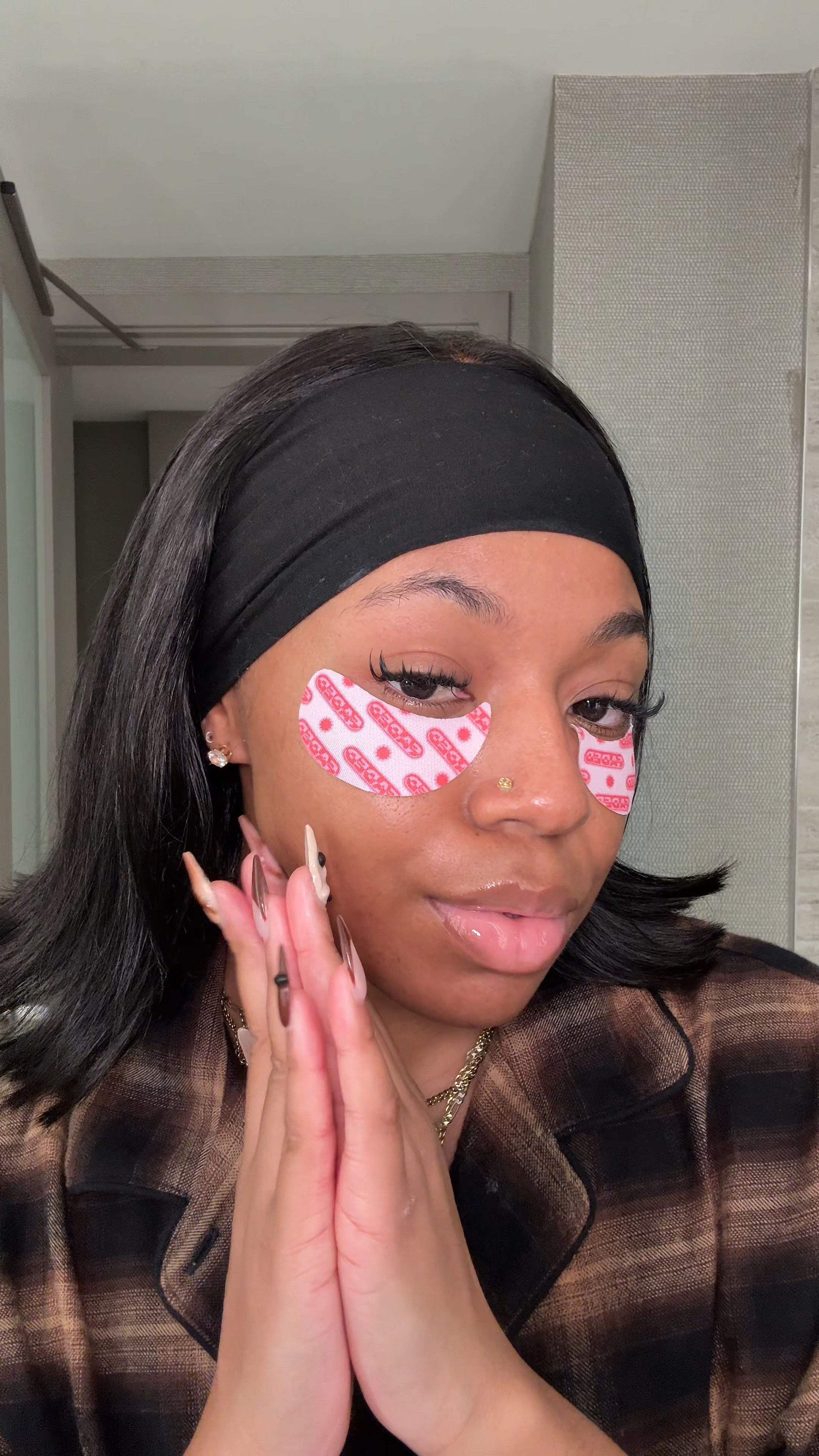 Stop living on autopilot ✨ Reminders & skincare deets

✨ Say no without explaining yourself
🕊️ Do the thing even if no one claps
✨ Choose peace over being understood
🕊️ Trust yourself the first time
✨ Stop shrinking to stay likable

Skincare Routine: 
Cleansing oil & foaming cleanser @thefaceshop 
Retinol @innisfreeusa 
Moisturizer @youthtothepeople 
Eye patches & lip balm @topicals 

LINKS ON LTK* 

#2026 #selfcare #skincareroutine #selflove #justagirl #aestheticskincare #doublecleanse #spottiehottie

#LTKBeauty