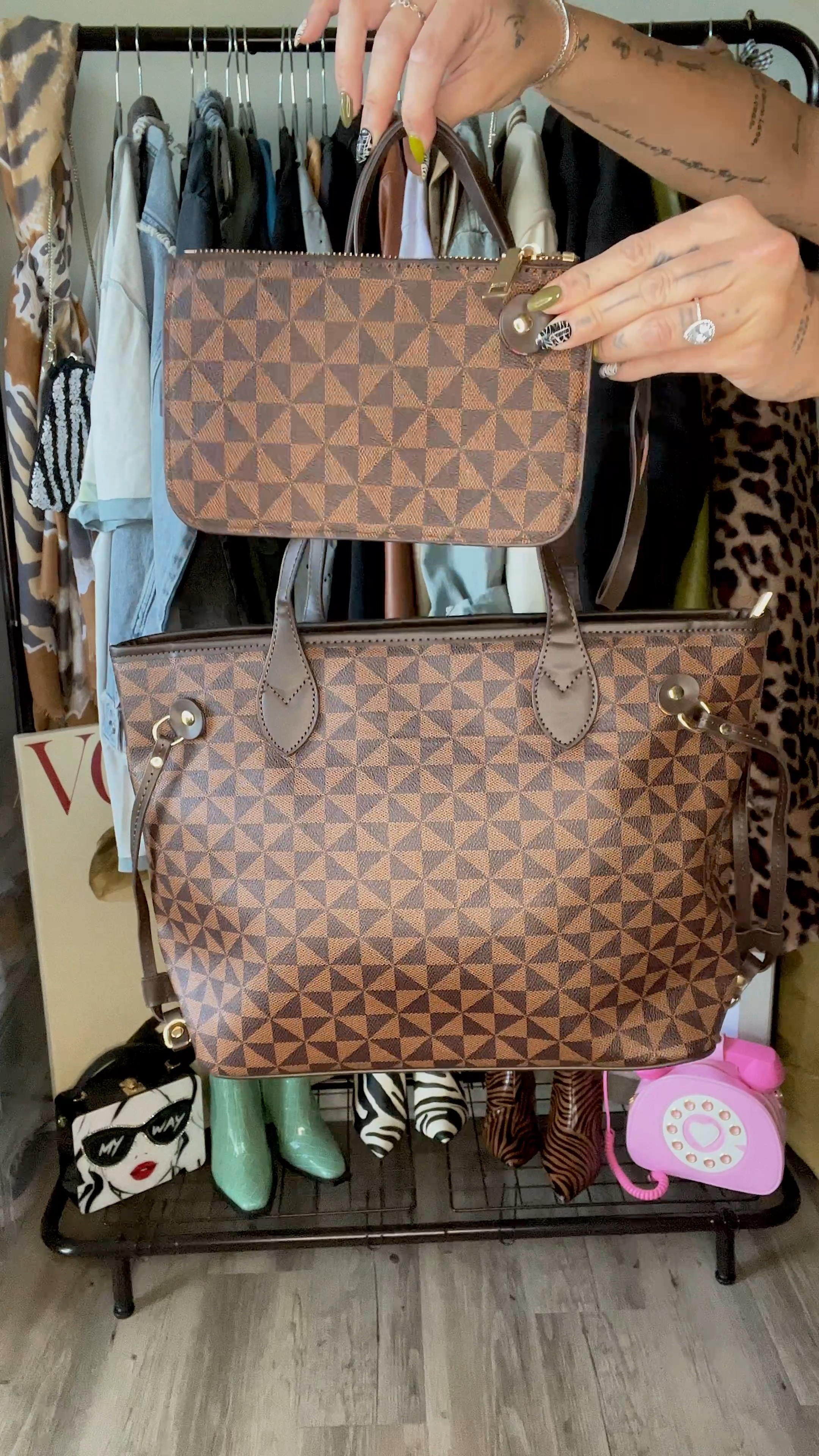 #FoundOnAmazon: #VeganLeather Tote Bag w/ Wallet 🤎 (Color: Brown) 

* As an Amazon Affiliate I earn from qualifying purchases*. #ad #comissionsearned #amazonaffiliate #amazonfinds #amazonmusthaves #amazonaddict #amazonfashion #amazonfashionfinds #amazonstyle #amazonstylefinds #purse #totebag #handbag #travelbag #shoulderbag 

#LTKunder50 #LTKitbag #LTKtravel