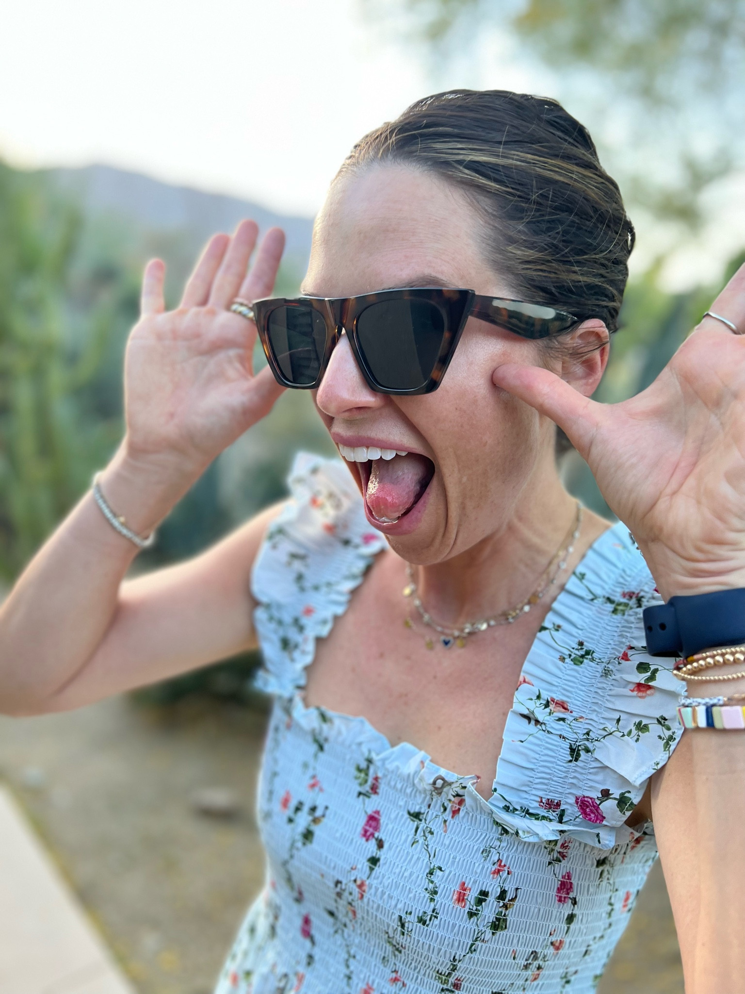 Friday five is up on the navyandorange.com🧡💙🩵🤍✨