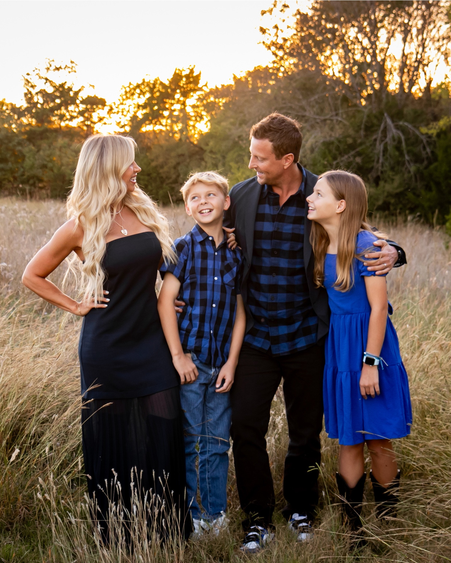 Tis the season for family photos! Outfits are linked!

#LTKFamily #LTKMens #LTKKids