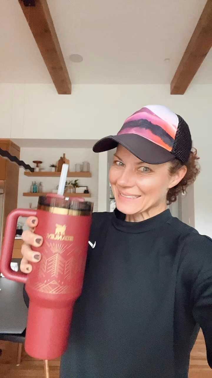 It’s beginning to look 👀 a lot like Christmas 🎄 Winter Hydration w my new 40 Oz Red Stanley


#LTKHolidaySale #LTKHoliday #LTKfindsunder50