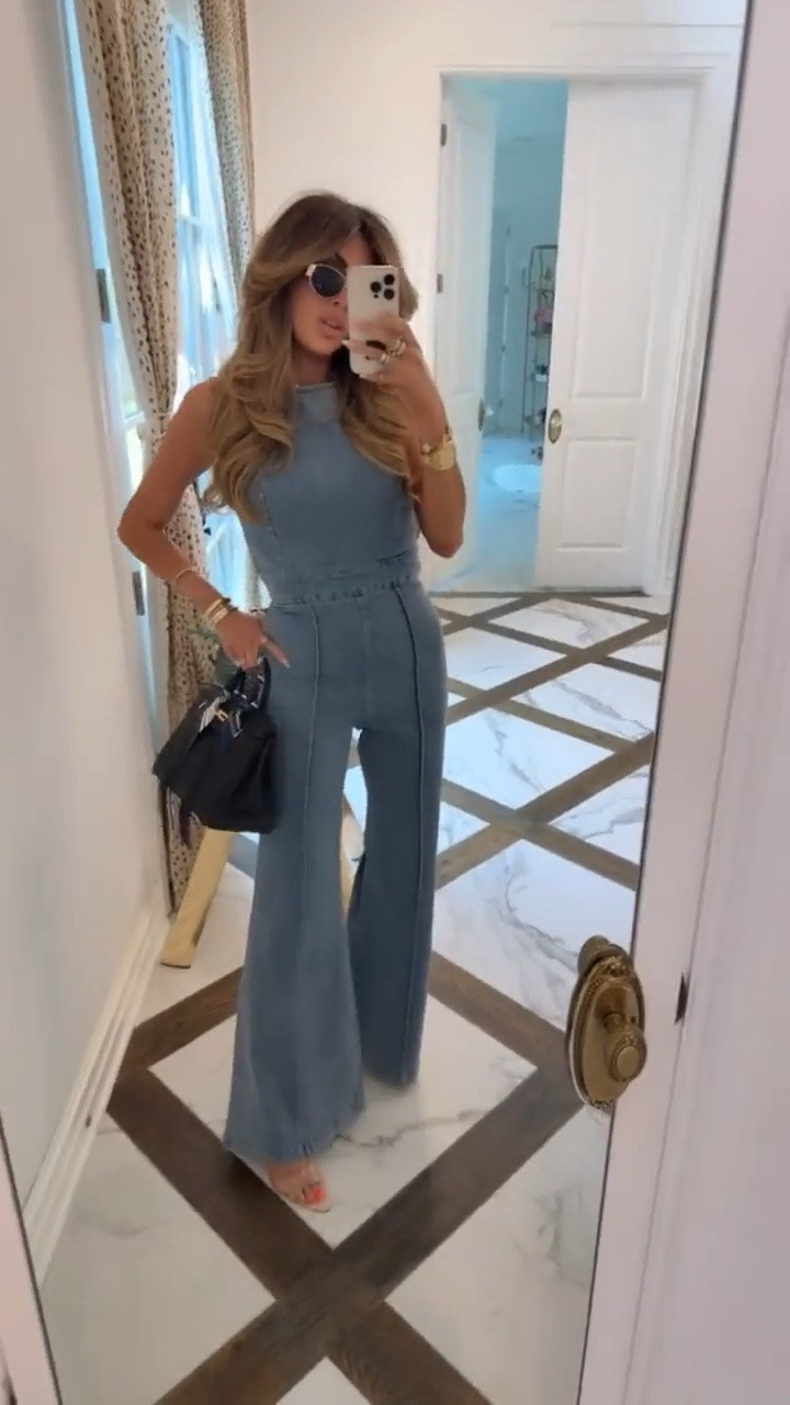 This denim jumpsuit is back in stock! Wearing a size small!! 

Vici try-on, Vici haul, Fall outfits, Summer outfits, Fall outfits women, Country concert outfits, back to school, denim jumpsuit, teacher, Emily Ann Gemma

#LTKSeasonal #LTKdayinmylife #LTKootd