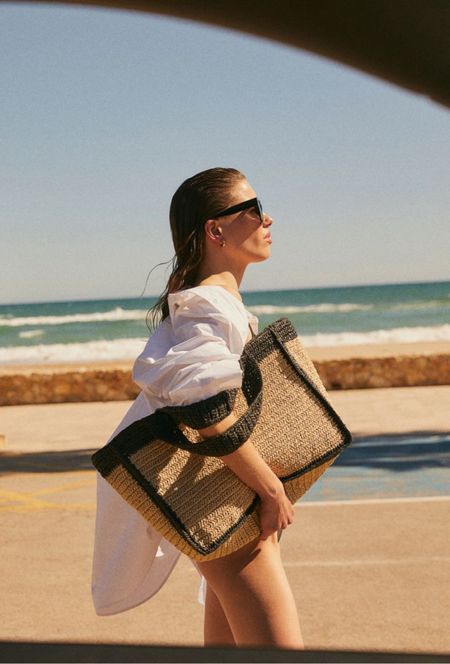 The perfect beach bag! 15% off on the H&M app

#LTKeurope #LTKsale #LTKsummer