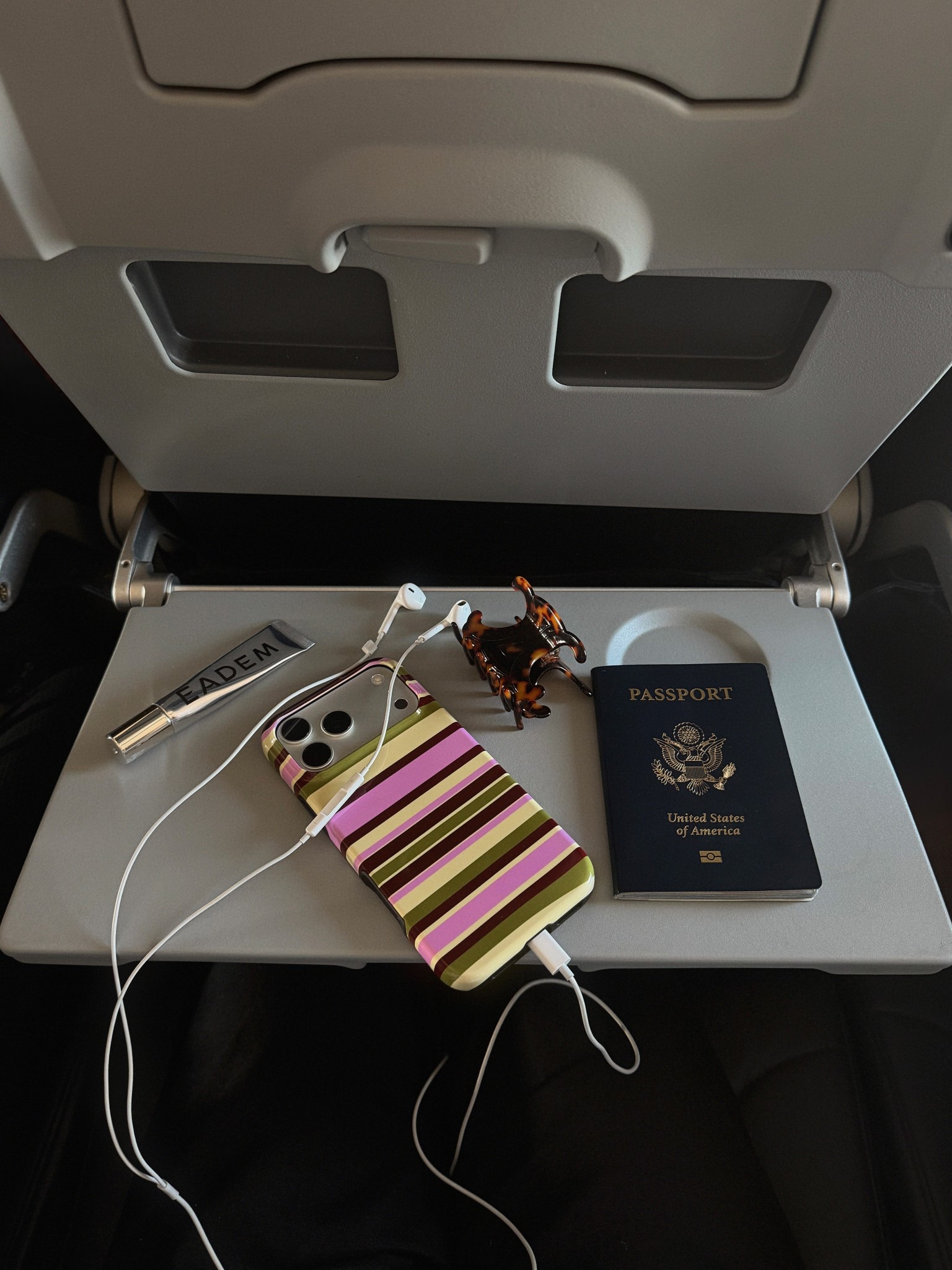 My travel necessities🤍

Headphones, wired headphones, phone case, travel Amazon finds, hair claw clip, lip balm, lip gloss, summer finds, summer phone case, essentials
