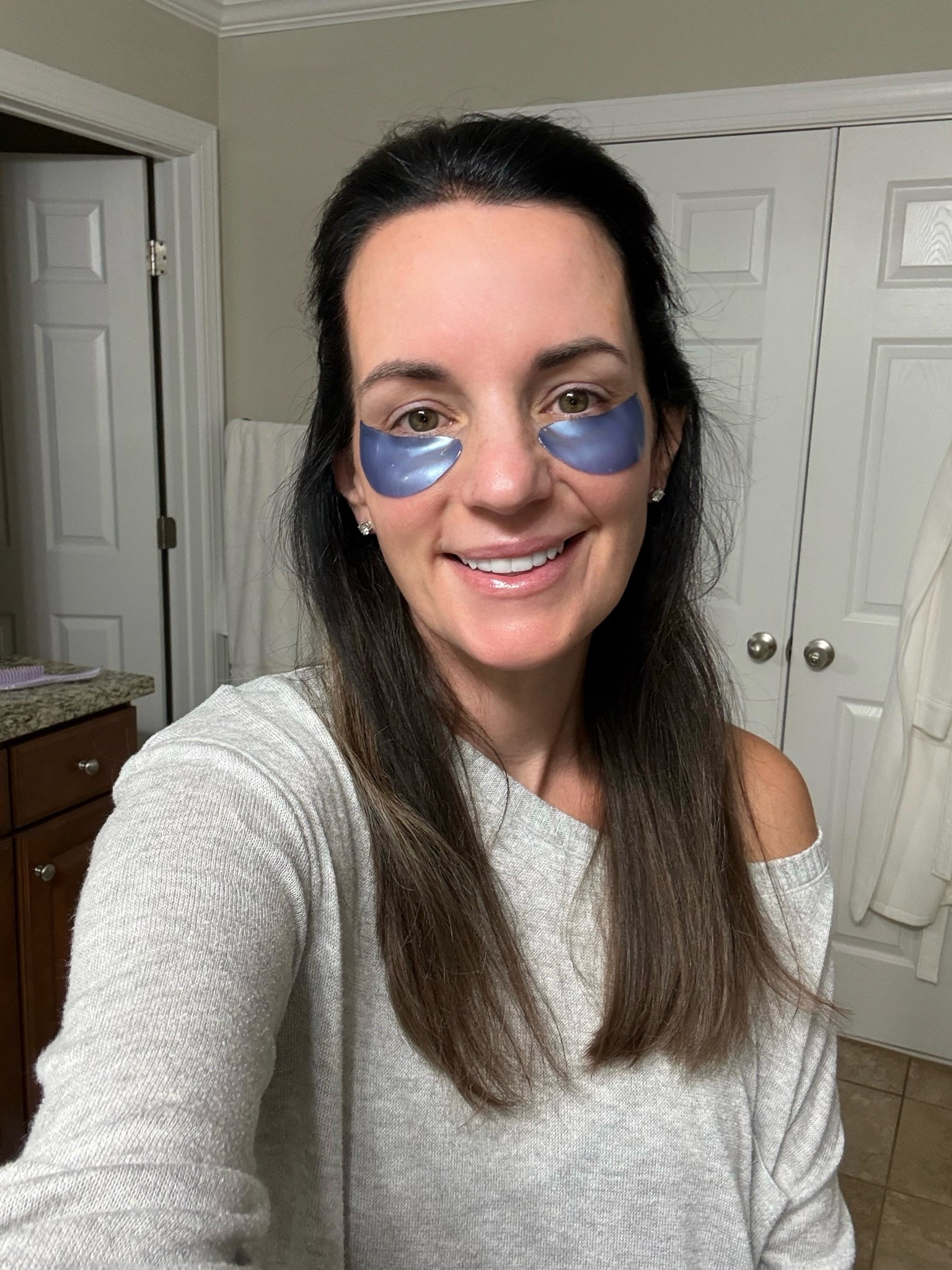 hydrating, nonslip eye patches that soothe, moisturize, and depuff 👏🏼