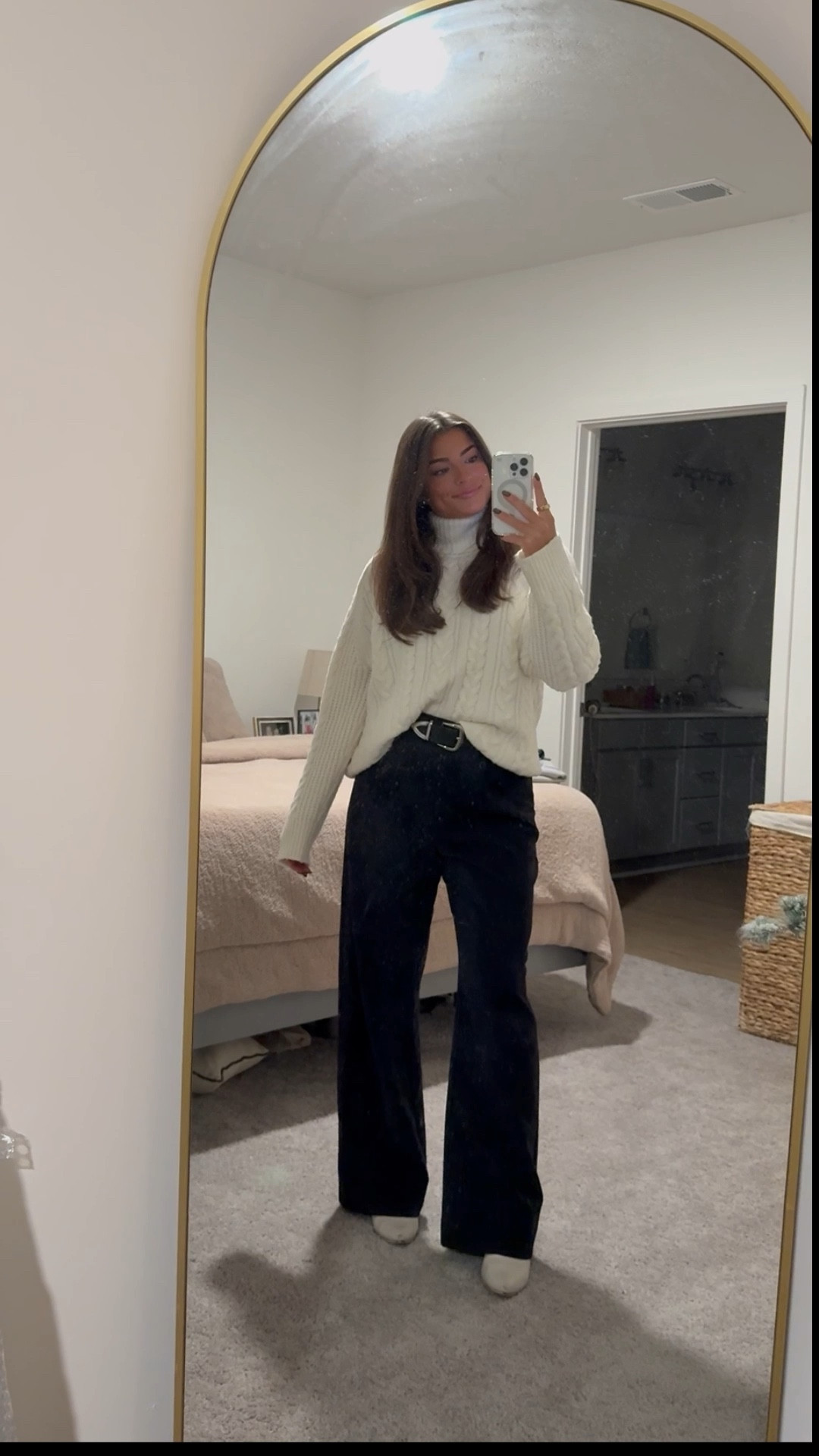 Back with another date night outfit 🤍 the comfiest sweater & trousers from Abercrombie. Booties are Steve Madden “Carla” boot, they no longer make them but some available on Poshmark - linked similar below

#LTKHoliday #LTKWorkwear #LTKootd