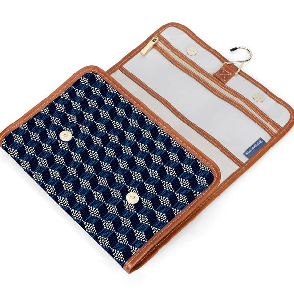 Hanging Toiletry Kit | Barrington Gifts