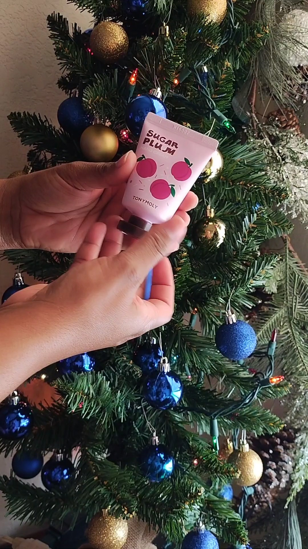 🎀STOCKING STUFFER IDEA🎀 can't go wrong with hand creams, it's the perfect stocking stuffer you know someone will actually use.👌🏾 Try these festive scents by TONYMOLY.😍 Sugar Plum smells sugary sweet.💜

#LTKHoliday #LTKBeauty #LTKselfcare