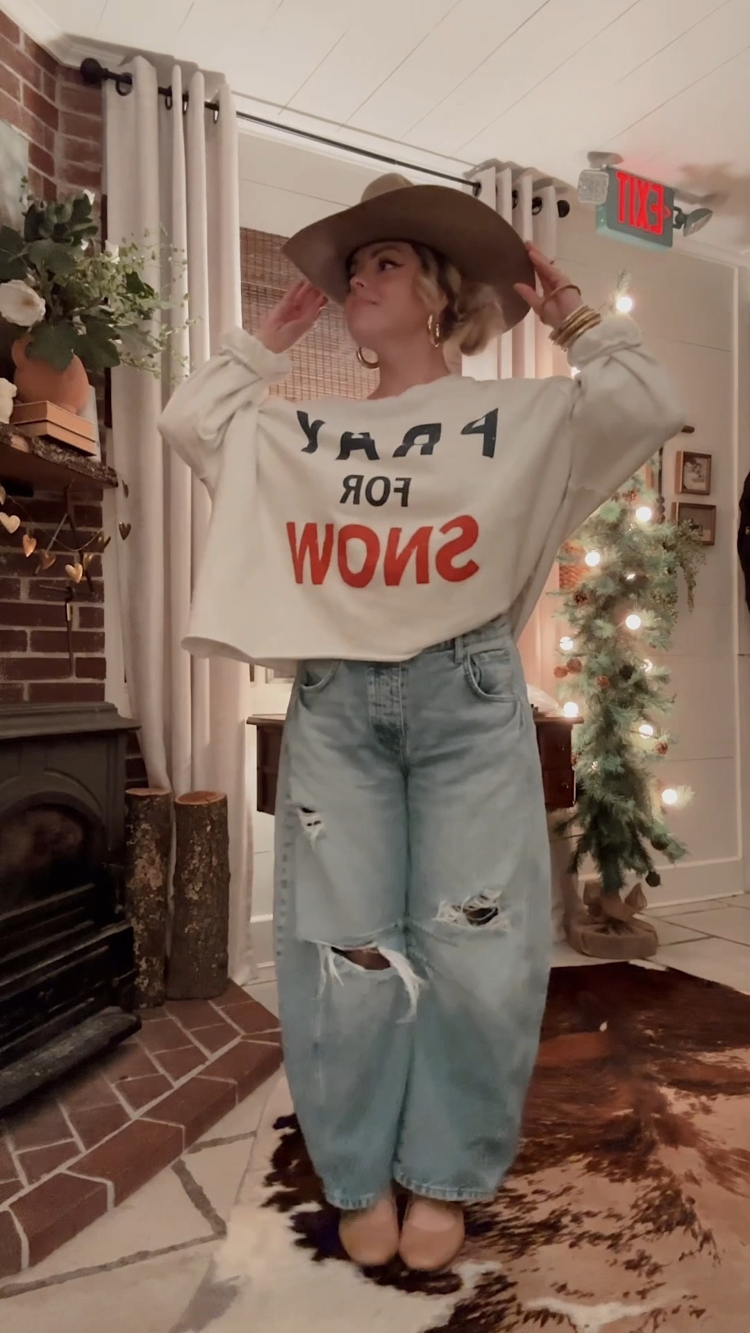 pray for snow top is from Liv’s Boutique! 

#LTKPetite #LTKMidsize #LTKootd