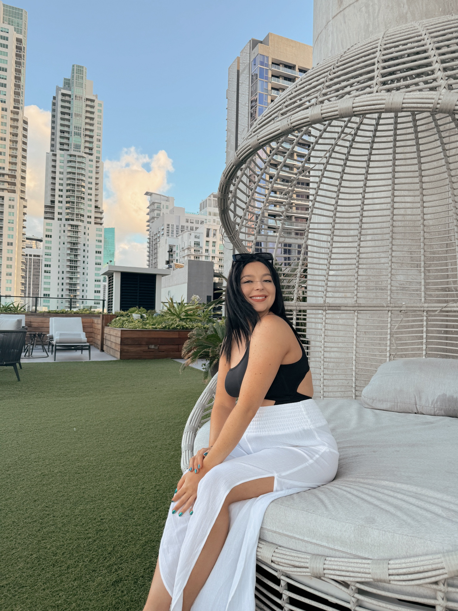 Babymoon outfit idea 🖤🤍

#LTKBump #LTKBeauty #LTKBaby