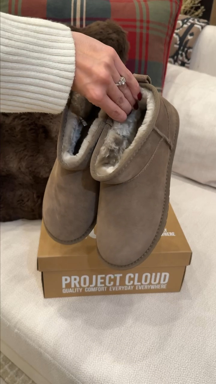 The best Amazon Ugg dupes under $50!

Amazon fashion, Amazon finds, Ugg dupe, gift for her, teen girl gift, Amazon Uggs, project cloud Uggs

#LTKShoeCrush #LTKGiftGuide #LTKFindsUnder50
