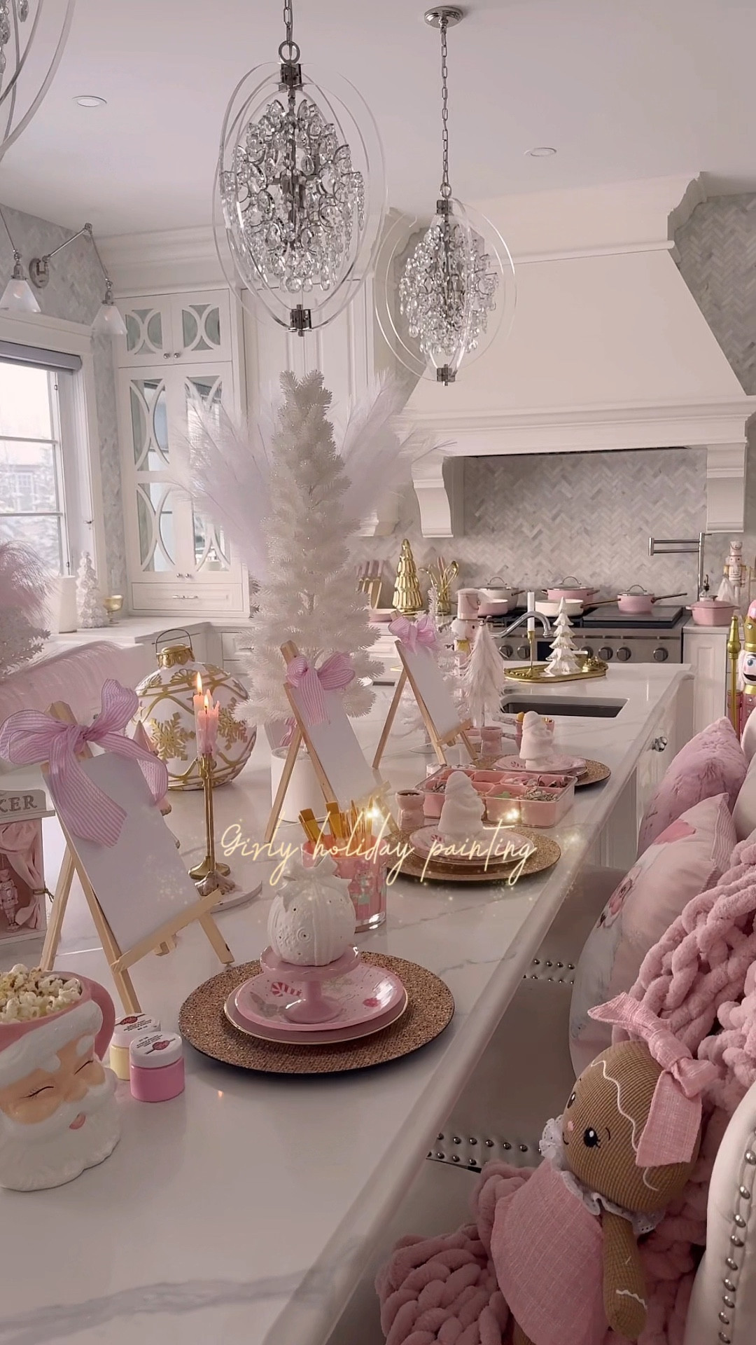 It was time for a girly holiday painting sess!💫🎀🪄💕