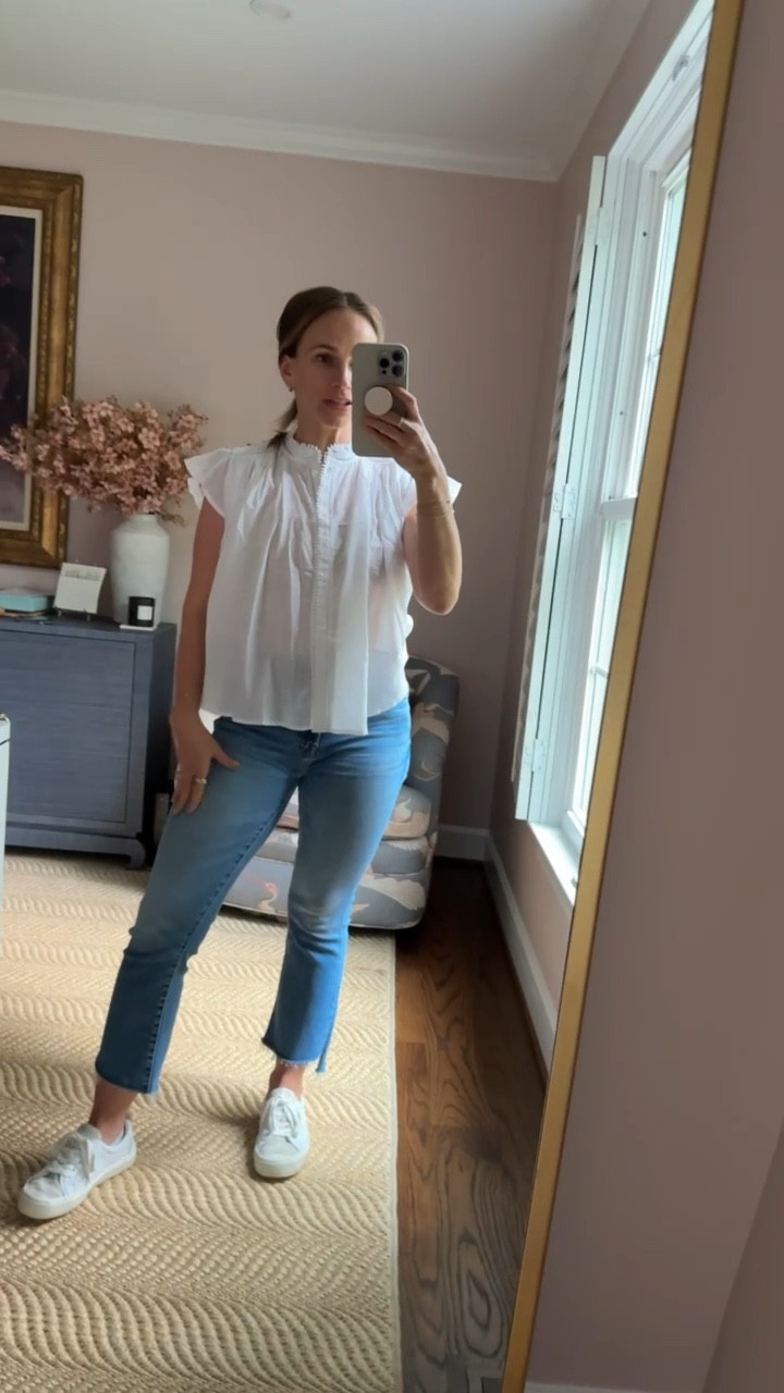 LOVE this lightweight blouse from Madewell. Almost everything is 20% off at Madewell right now with code LTK20 so stock up on your favs! Wearing an XS

#LTKxMadewell #LTKStyleTip