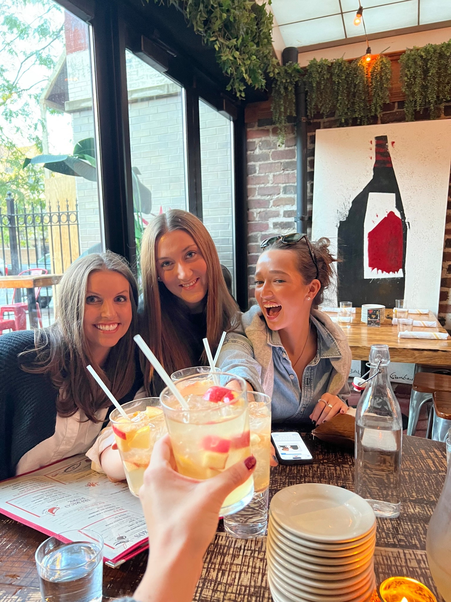 Outfit for drinks out in Chicago! 

#drinksout #outfitinspo #outfitinspochicago #aritzia #levi #rayban

#LTKSeasonal #LTKStyleTip #LTKBeauty