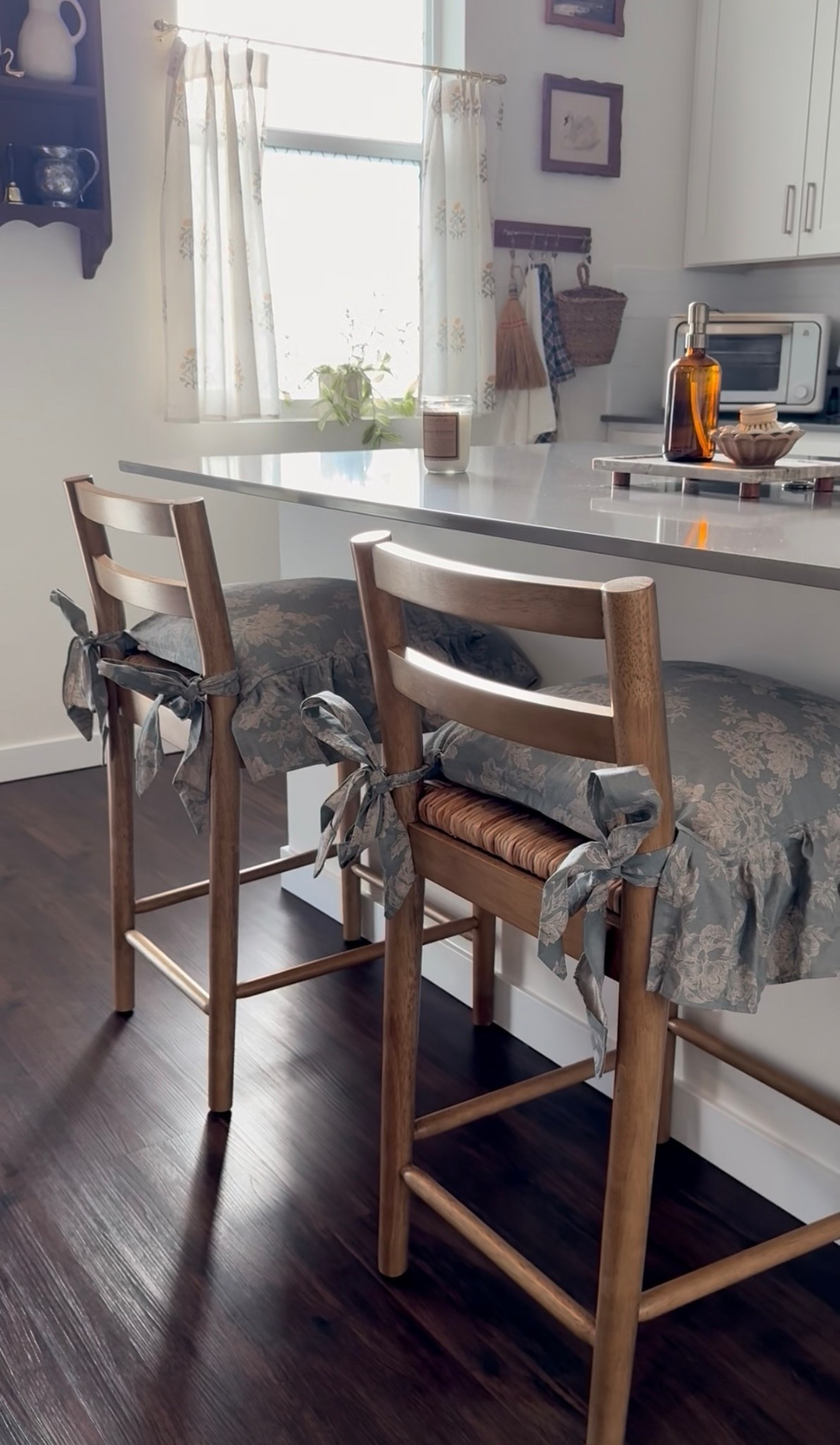 My Texas House Farmhouse Style Countertop Chairs! 🪑 #Walmartfinds #mytexashouse 