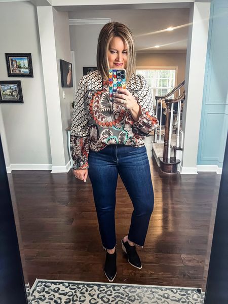 Top - size down if in between sizes
Jeans - size down
Mules - size up 1/2 

Use code LAURA15 for 15% off top, jeans and everything else at Avara 

Risen jeans / Anthropologie / Avara / fall outfit 


#LTKcurves #LTKunder100 #LTKshoecrush