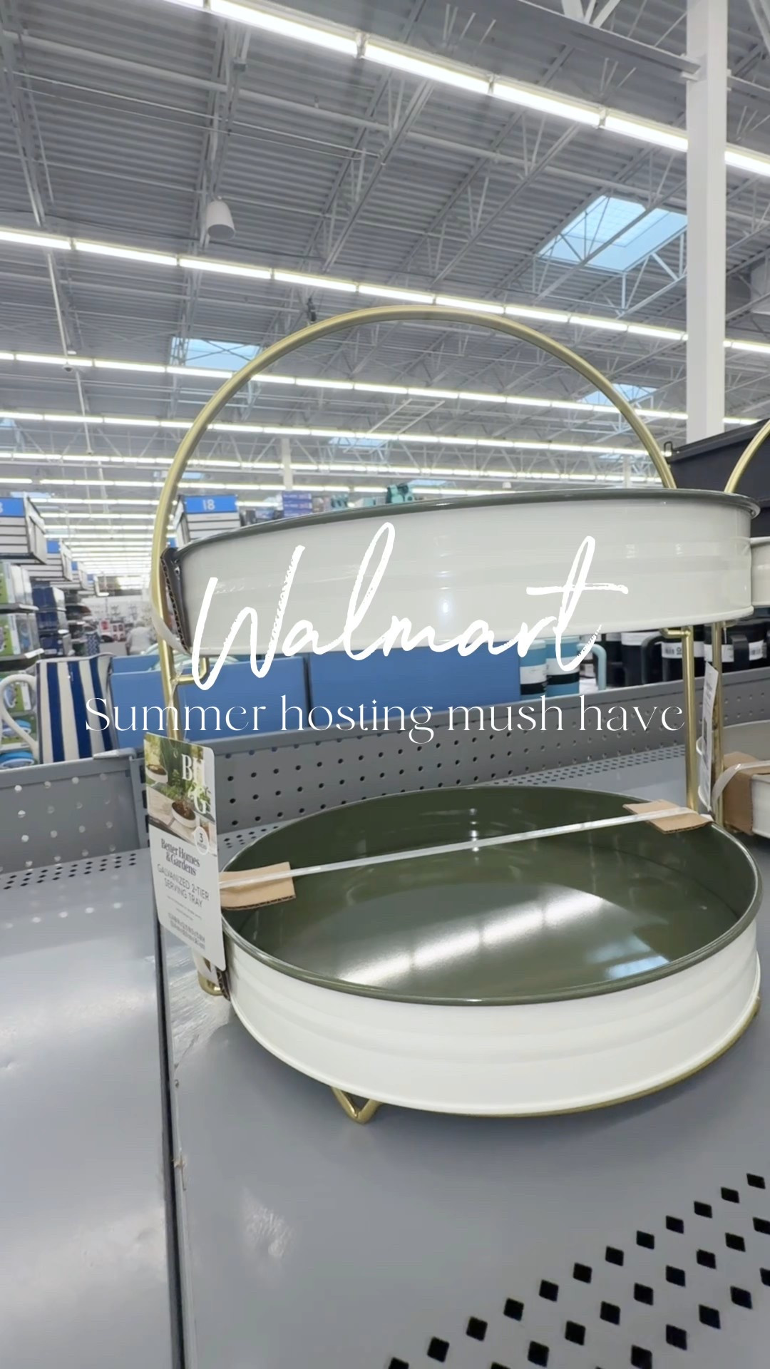 Summer hosting must have ☀️👙