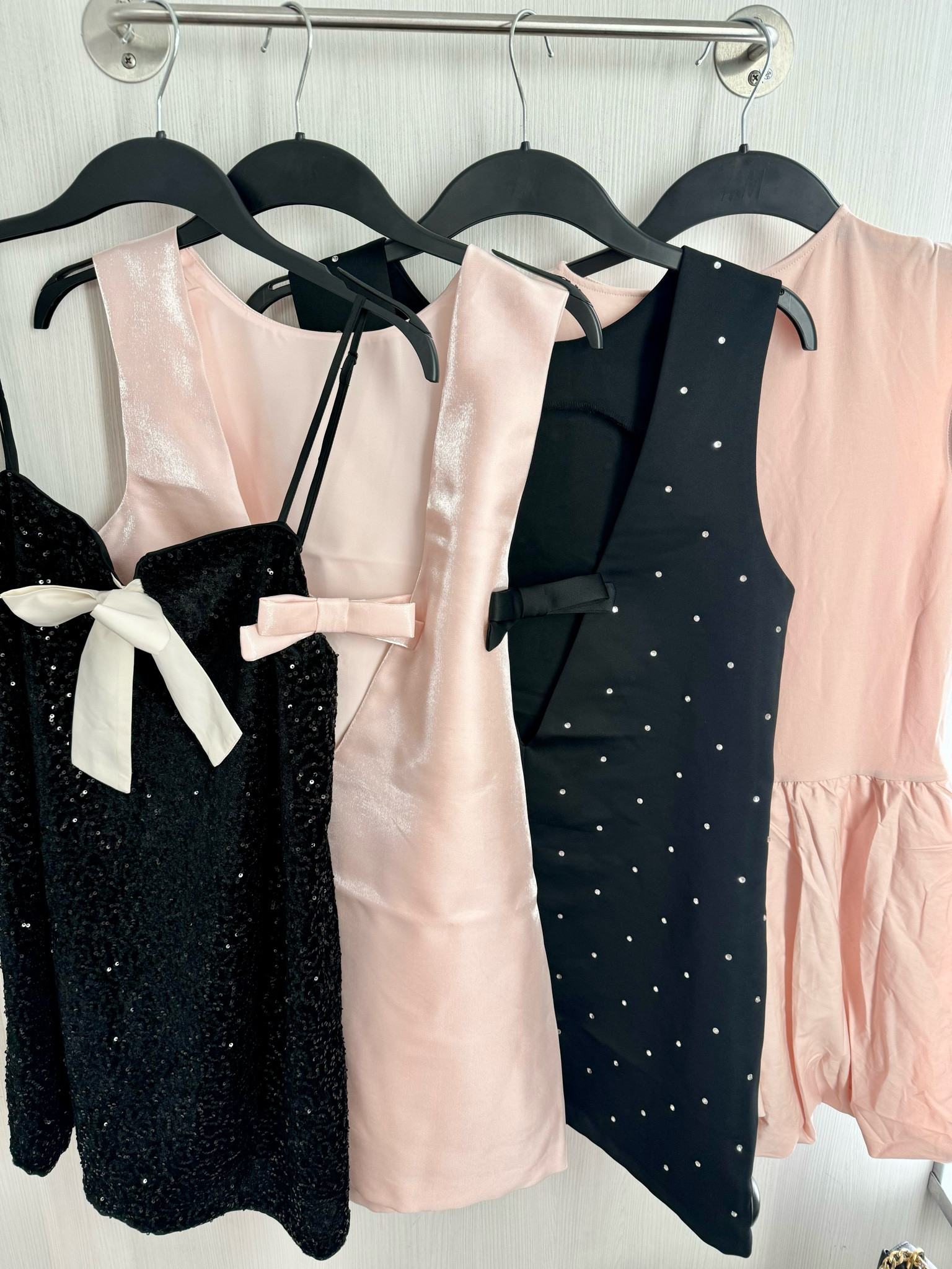 30% off holiday dresses 🎄 

#LTKSaleAlert #LTKCyberWeek #LTKHoliday