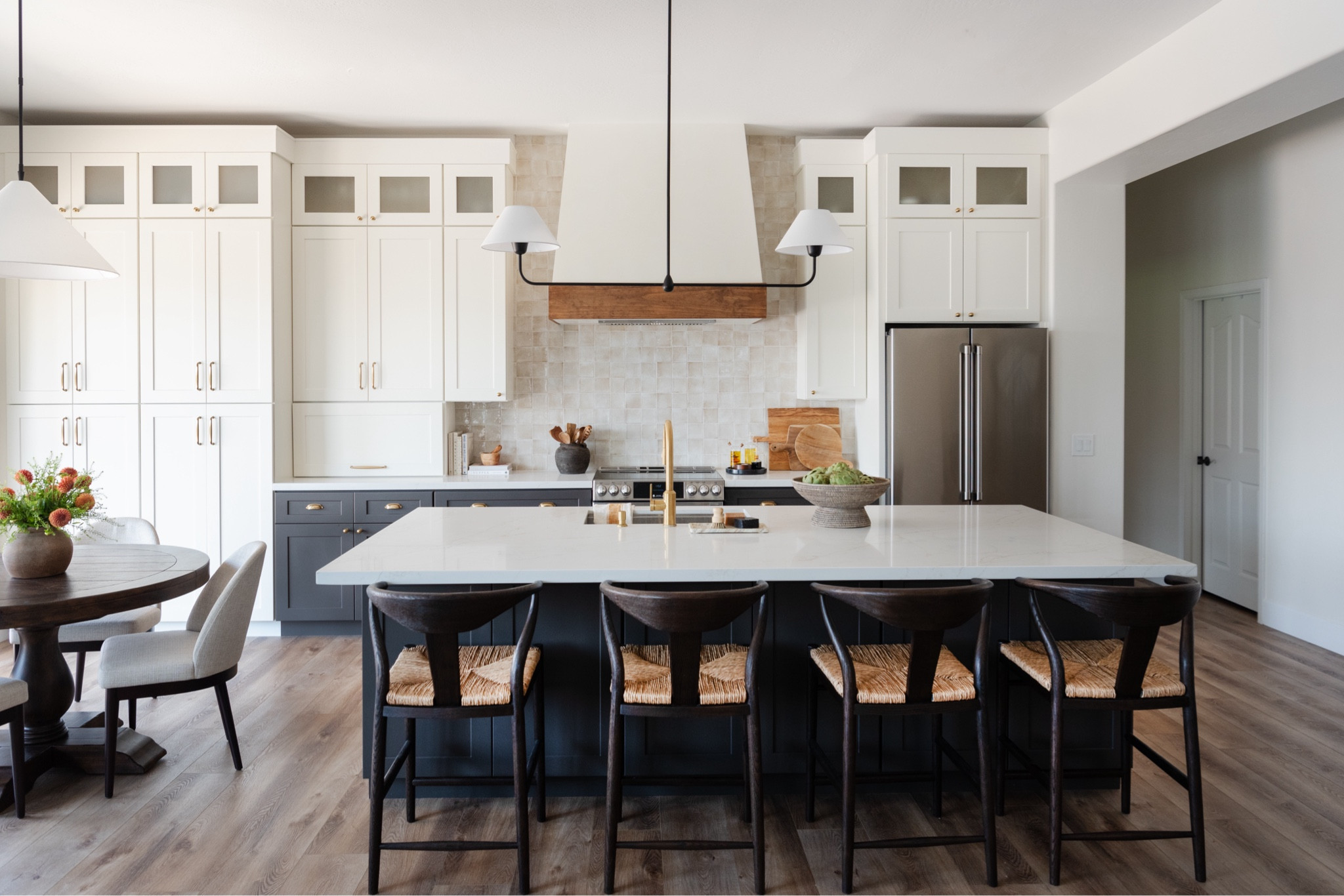 Welcome to our Jaegar Kitchen where simplicity meets luxury. Shop our favorite styling fines here! 