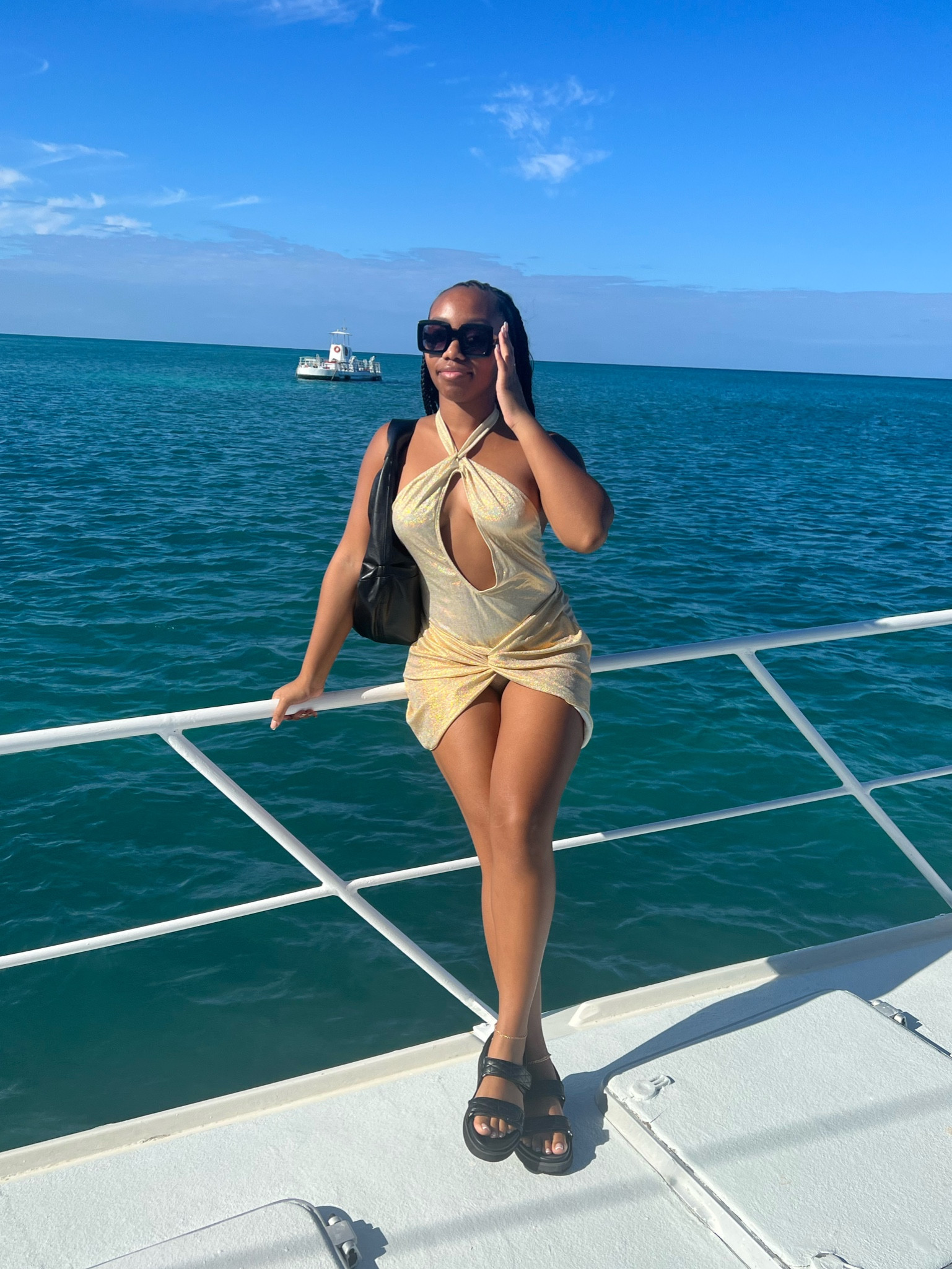Winter vacation look✨
•
•
•
Prettylittlething gold metallic one piece swimsuit, coverup skirt, black shoulder bag, Target black double strap sandals, boat wear



#LTKtravel #LTKHoliday #LTKswim