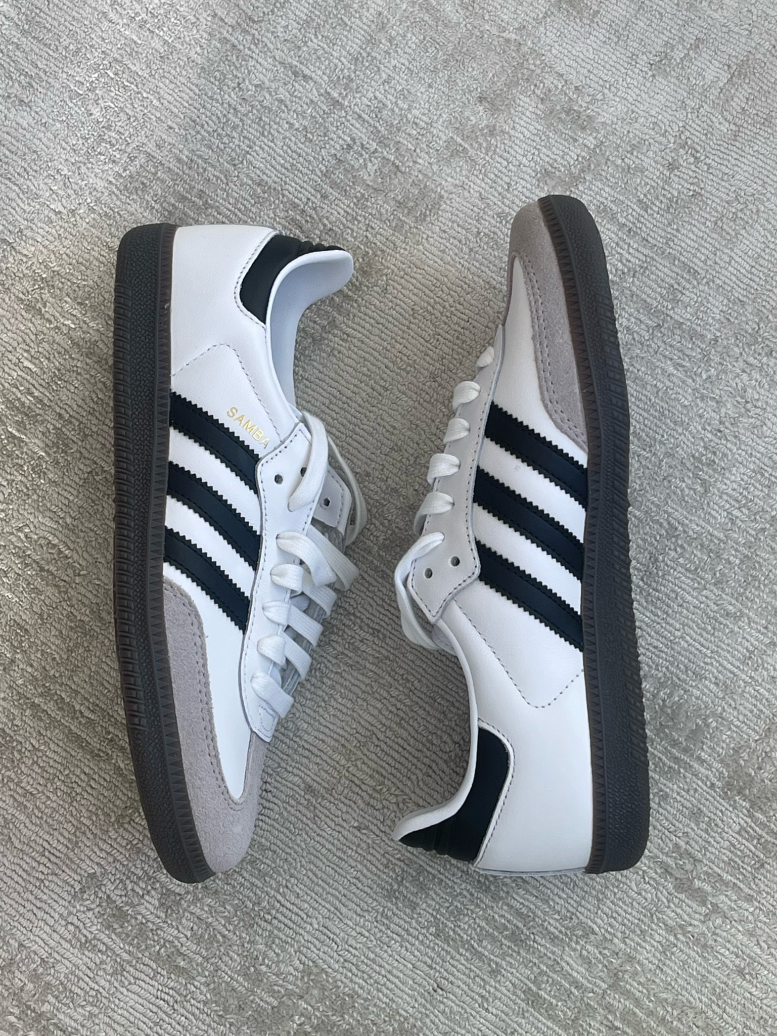 My new Adidas Sambas OG 👟 these fit true to size - I typically wear a womens 6.5/7, and I bought a womens 6.5! 

#adidassamba #adidassambas #trendyshoes #trendysneakers #versatileshoes #LTKshoes #LTKfashion #adidas 

#LTKSeasonal #LTKshoecrush #LTKGiftGuide