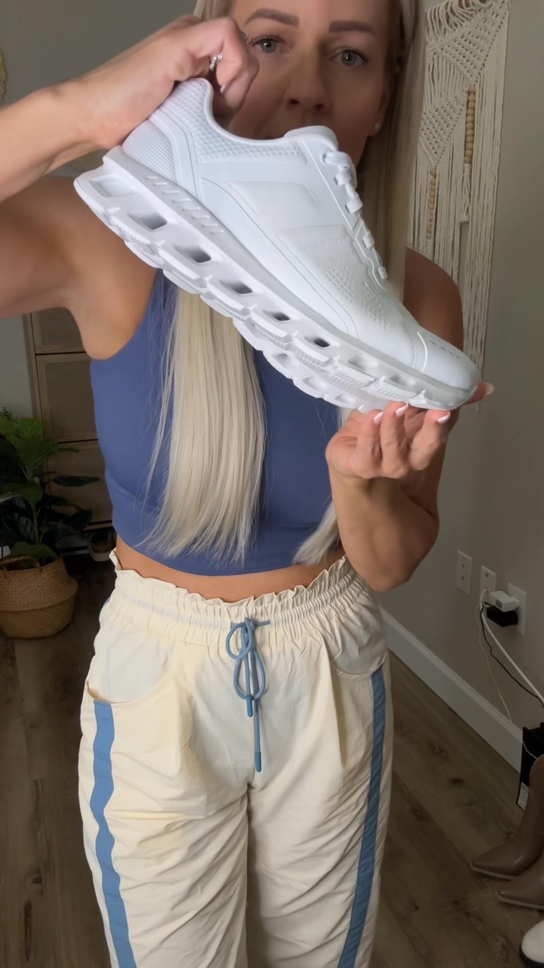  An not get over the quality of these on cloud inspired sneakers 

#LTKActive #LTKootd #LTKTravel