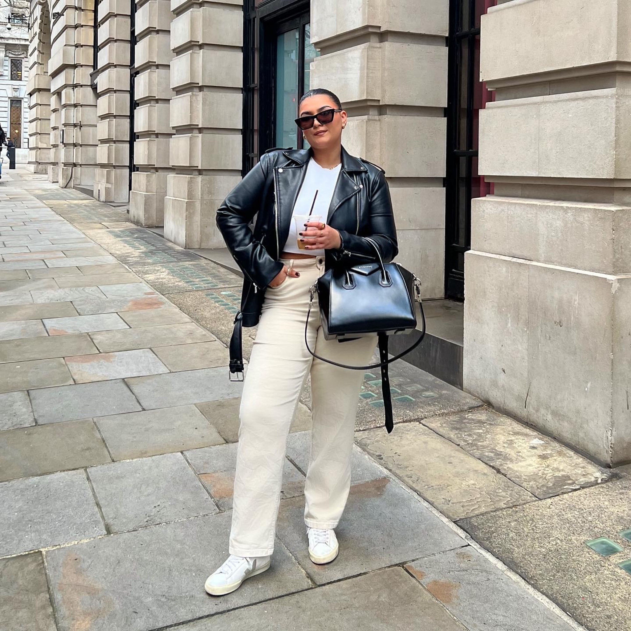 Beige jeans and leather jacket!
Jacket from @stradivarius
Jeans from @VeroModa via @asos (similar linked)
Shoes @veja

#LTKstyletip #LTKunder100 #LTKeurope