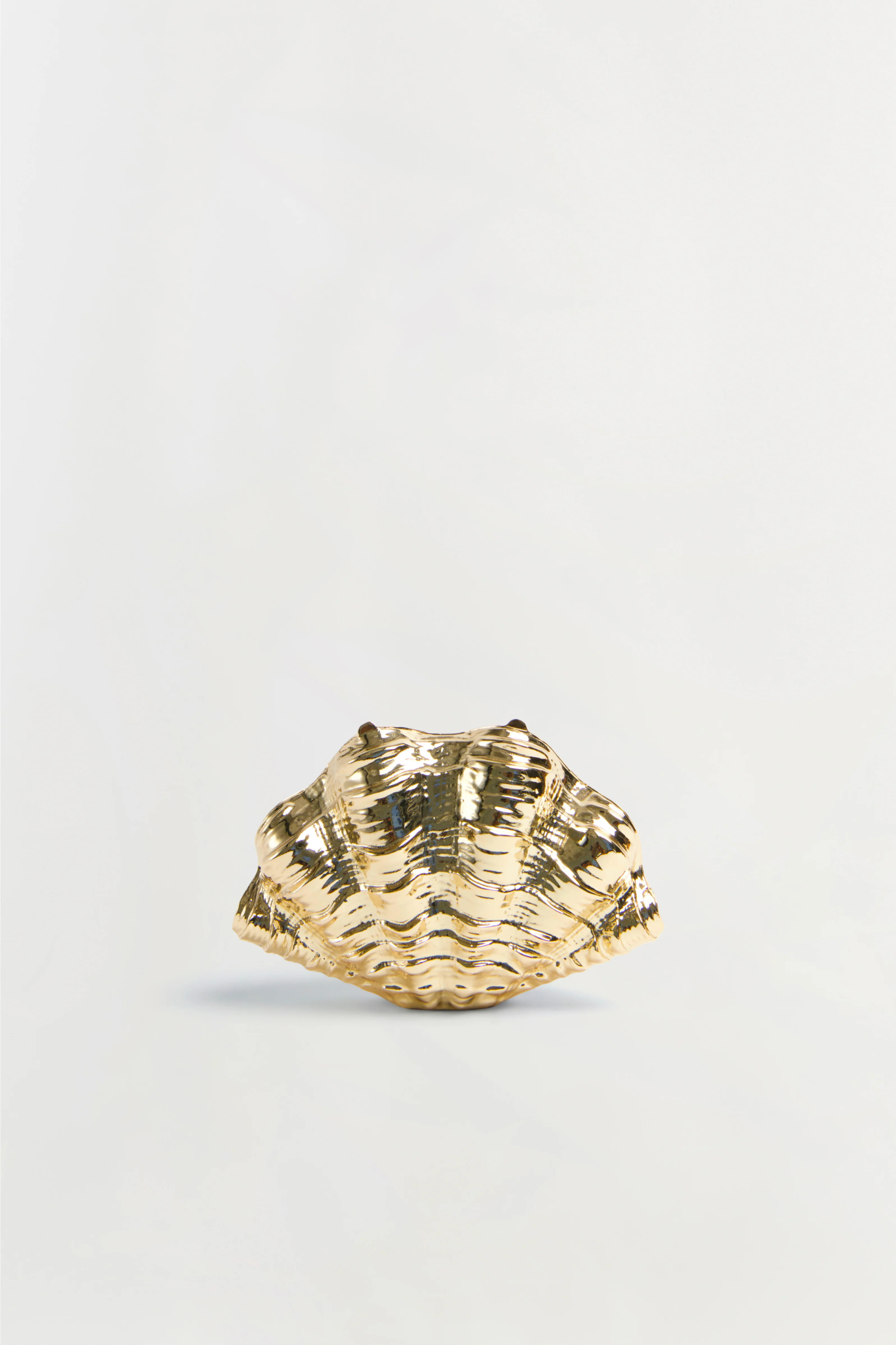 SIMKHAI Women's Venus Metal Shell Clutch in Gold | Simkhai
