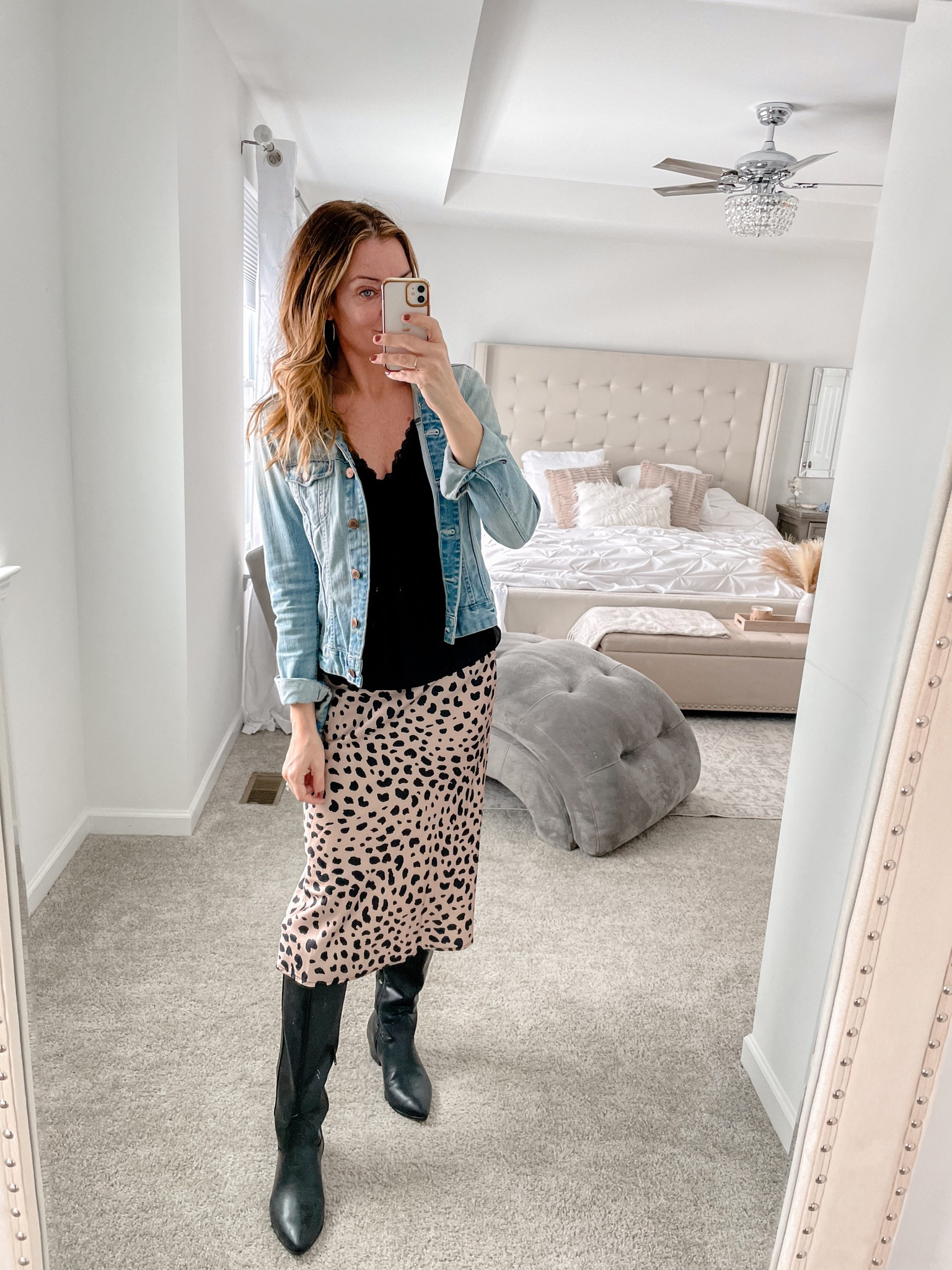 Such a fun skirt you can style so many ways 
#datenight #girlsnight 

#LTKstyletip