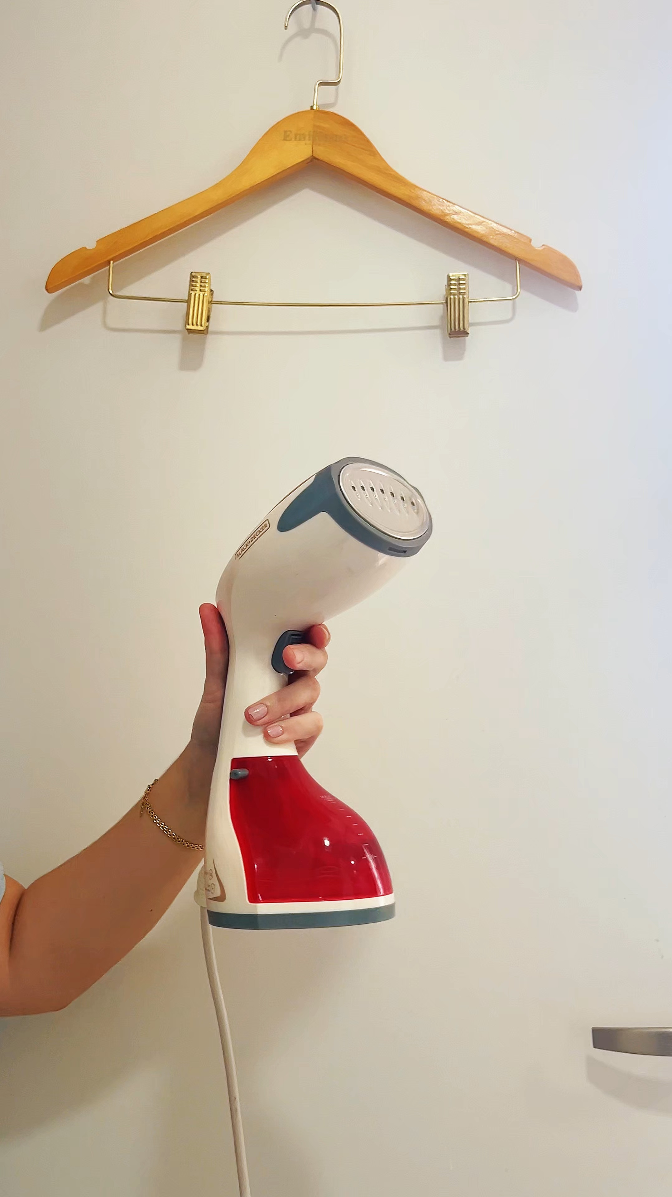 quem tem, não vive sem!

Não conheço outro, posso falar somente da marca do meu que é o da Black Decker. 

#LTKhome #LTKviagem #LTKbrasil