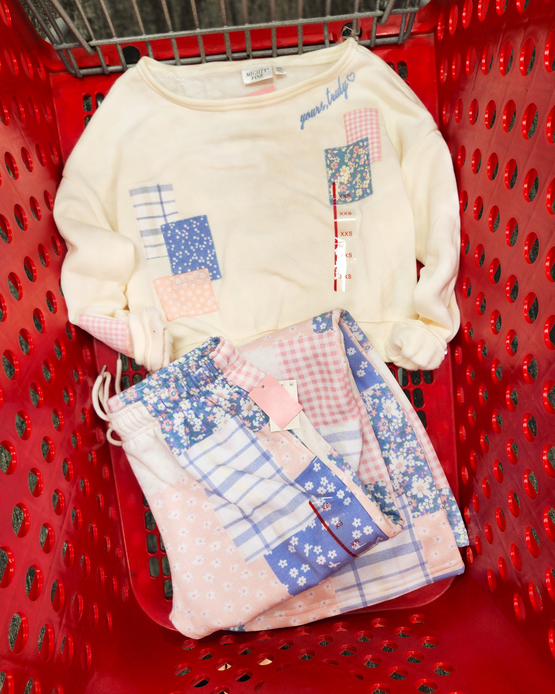 Patchwork Sweatshirt and Pants

#womensfashion #targetstyle 

 #LTKSeasonal #LTKFindsUnder50