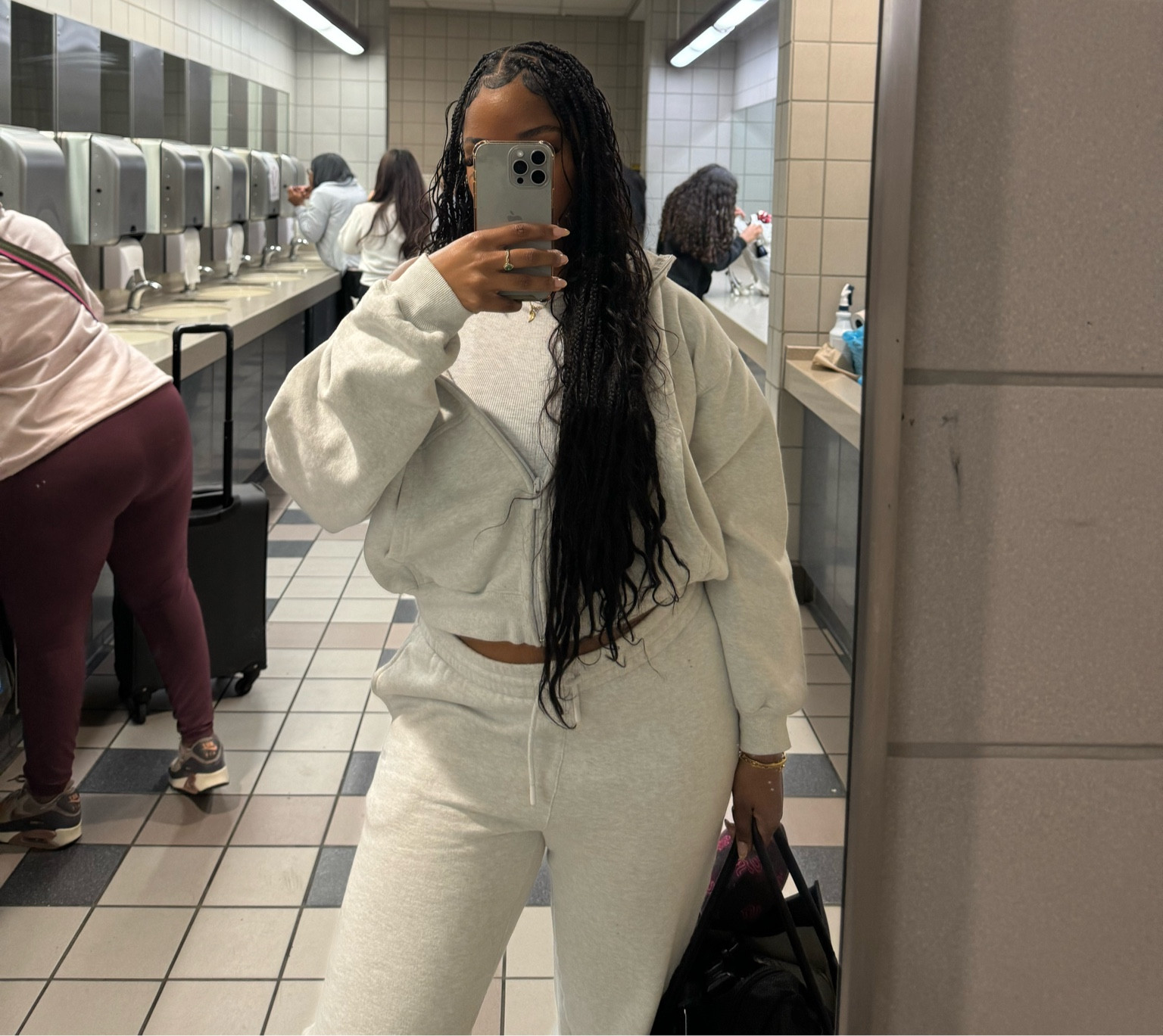 The perfect airport sweatsuit! 