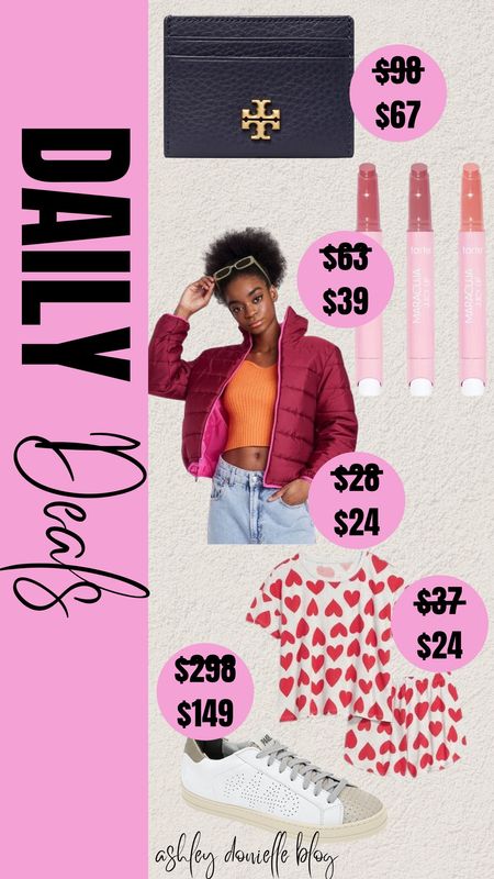 Daily deals!

Puffer jacket, juicy lips, lip gloss, wallet, card holder, Valentine’s Day pajamas, sneakers

#LTKsalealert #LTKSeasonal #LTKstyletip