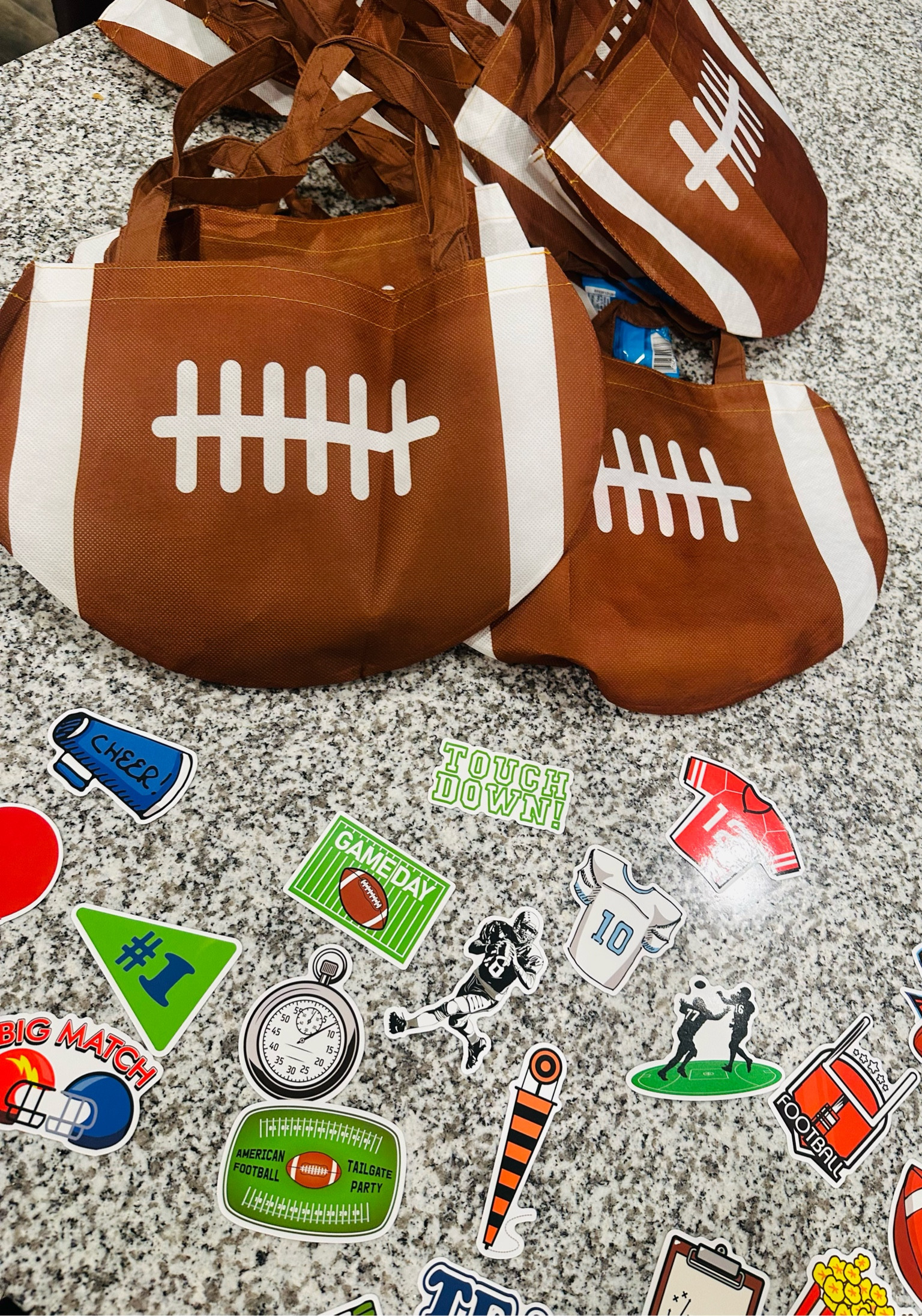 Snack Mom Inspo!

•football

#LTKfamily #LTKfindsunder100