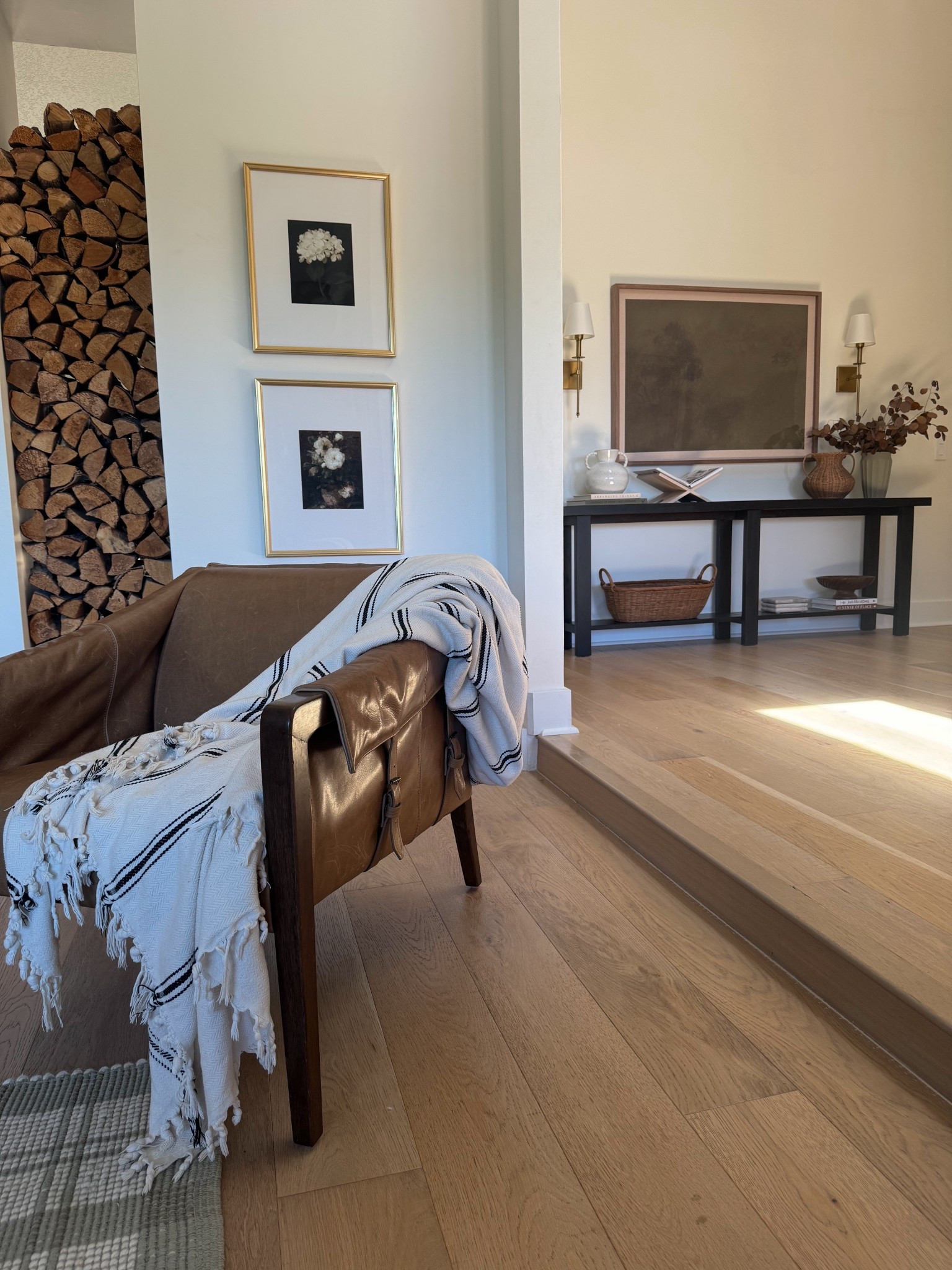 I spy a little art swap👀 She’s moody, unique and best of all green 💚

#LTKHome #LTKStyleTip