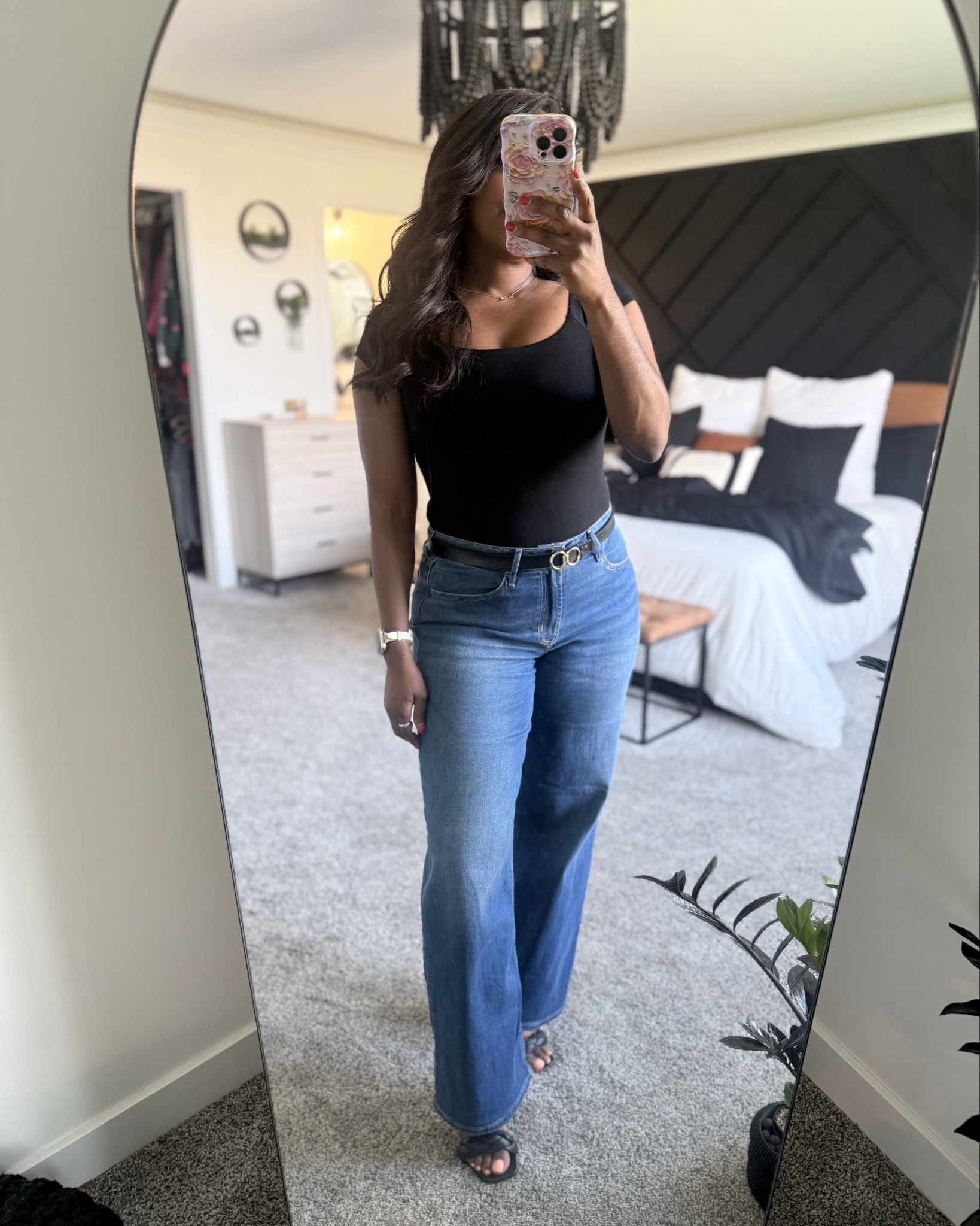 I’m trying out all the baggy jeans so you don’t have to. Being a girl with hips and a butt, all baggy jeans are not created equally. So far Old Navy has been more hits than miss for me! 

#LTKOver40 #LTKootd