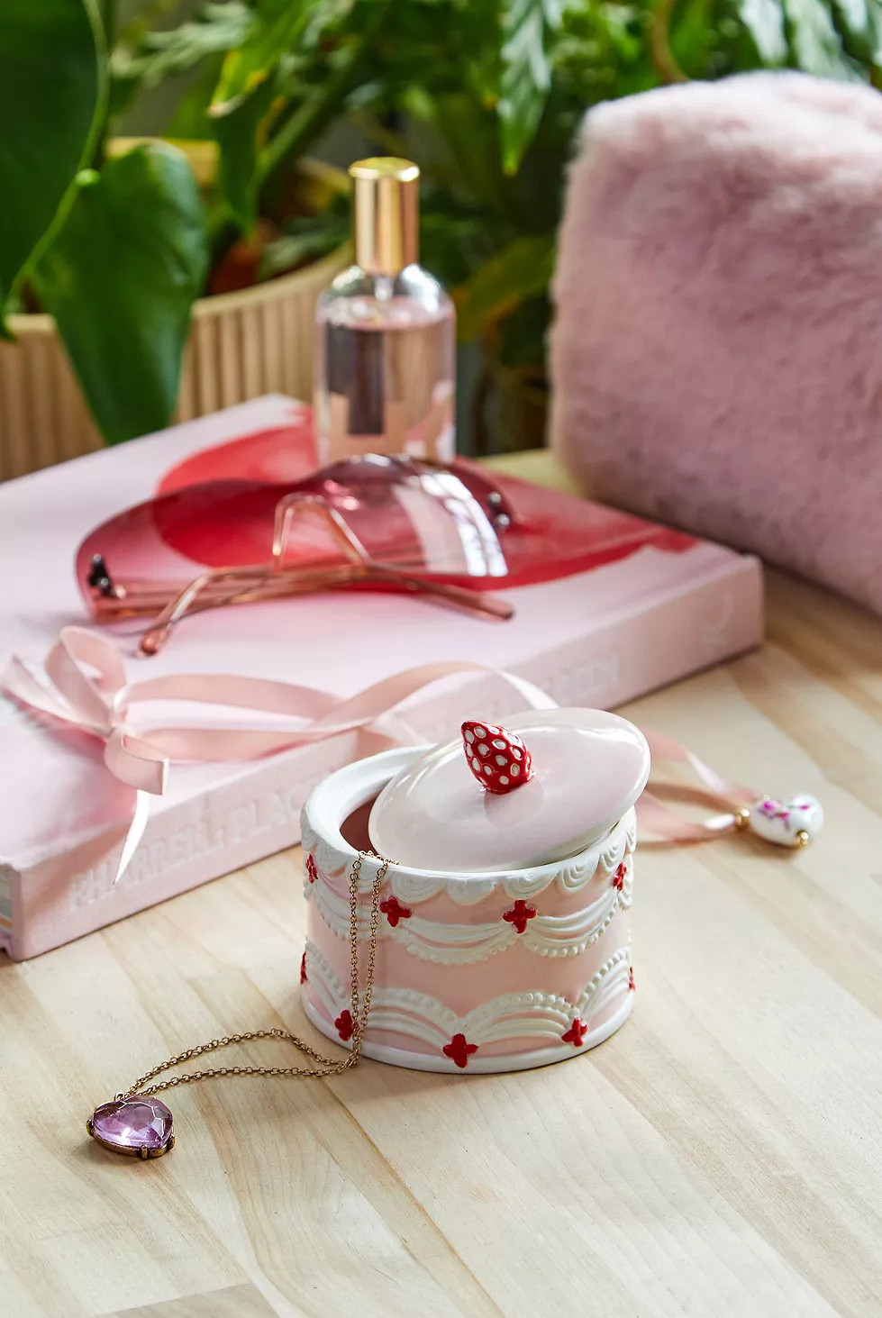 Birthday Cake Trinket Box | Urban Outfitters (EU)