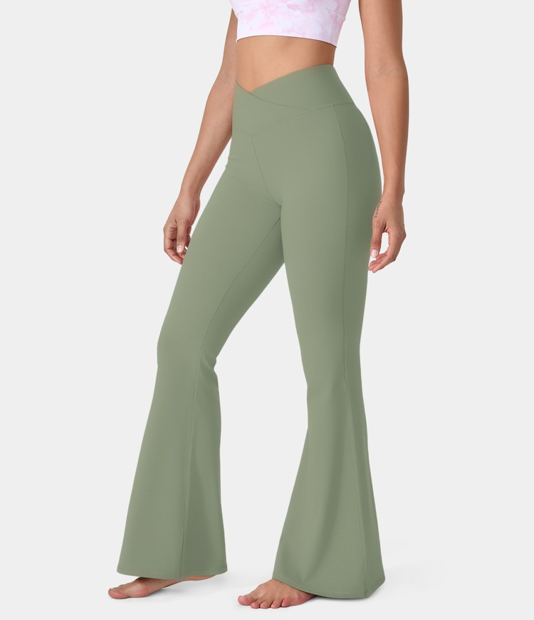 Crossover High Waisted Back Pocket Super Flare Leggings | HALARA
