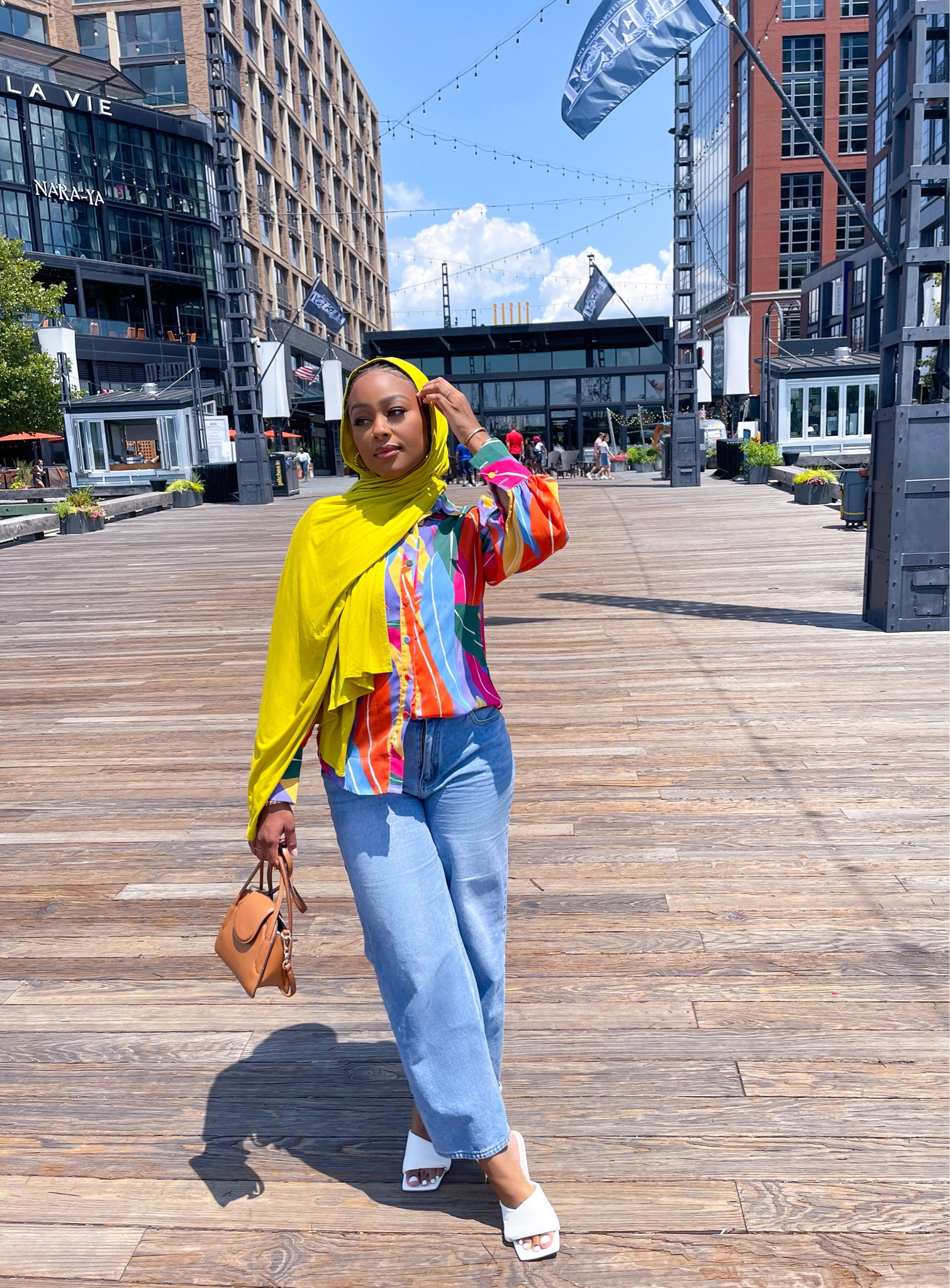 Didn’t even realize that this whole outfit was from amazon until now! I’m obsessed with the colors in this shirt😍


#LTKcurves #LTKstyletip #LTKFind