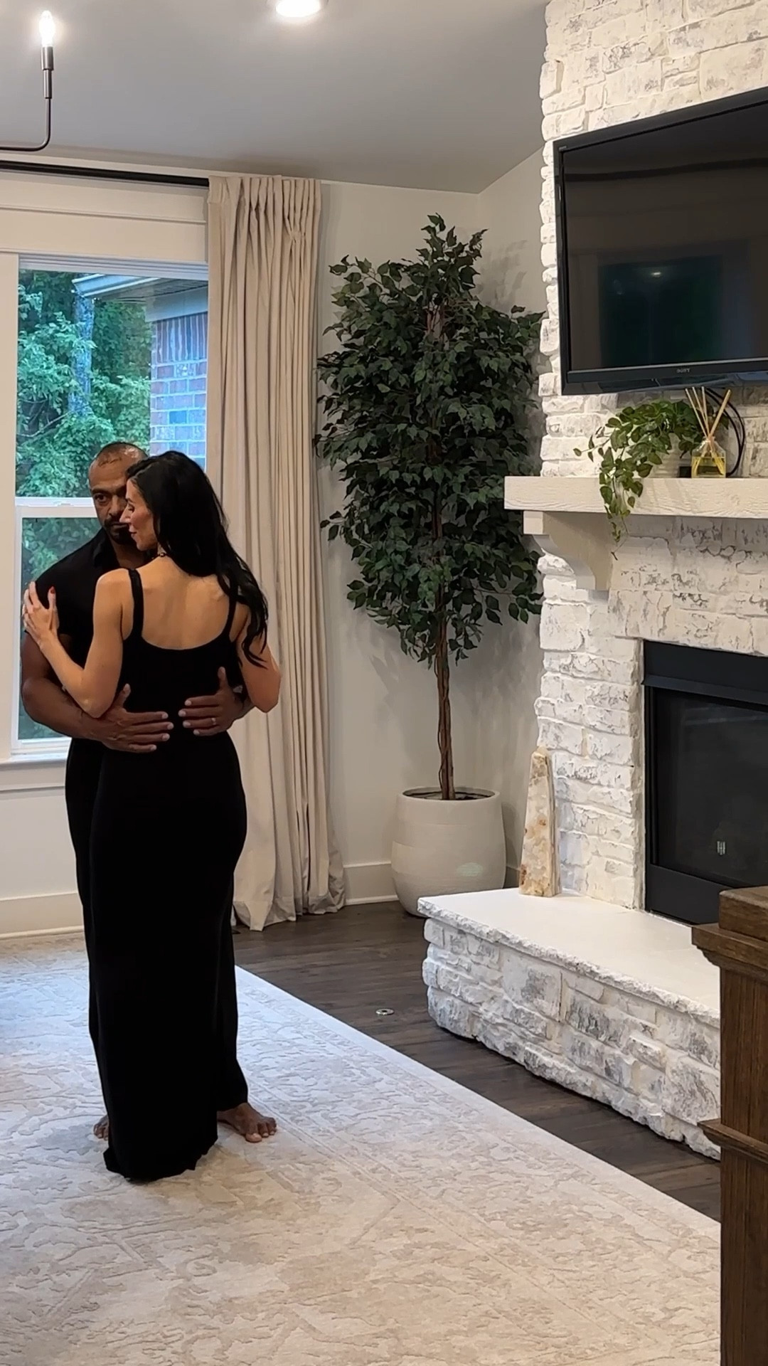 🤎 Dress runs small… I’m in a medium
(Skims Soft lounge black slipdress)

#LTKHoliday

#LTKTall #LTKTravel