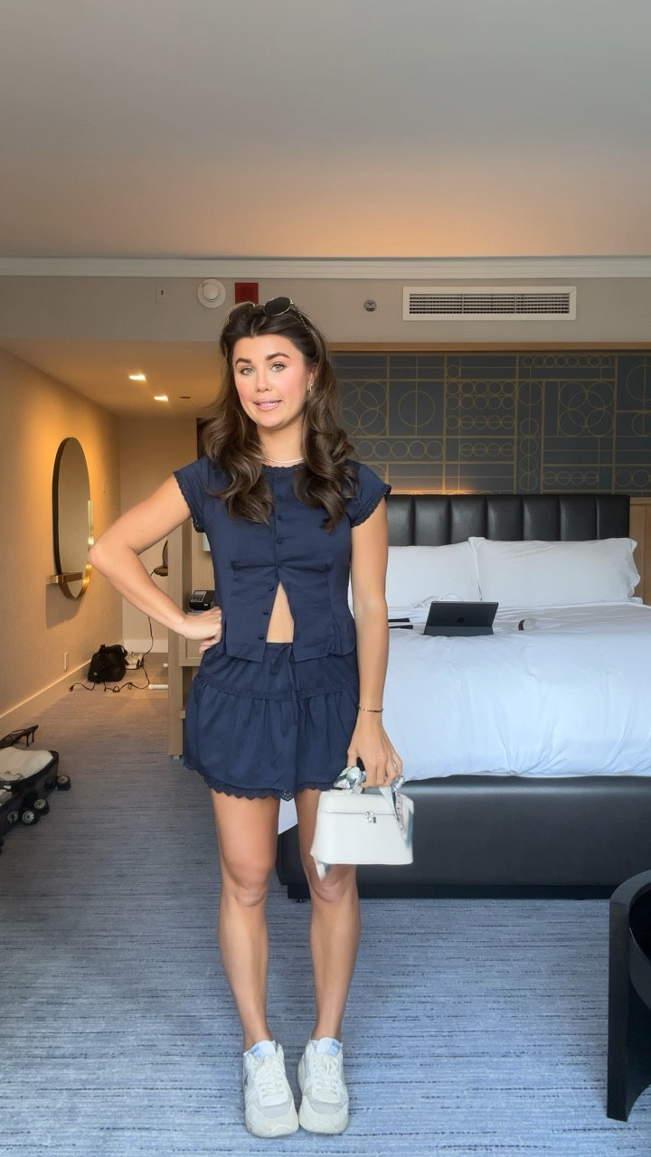 Tonight’s ootg in Chicago! 

set size 0, wish I got a 2
shoes tts