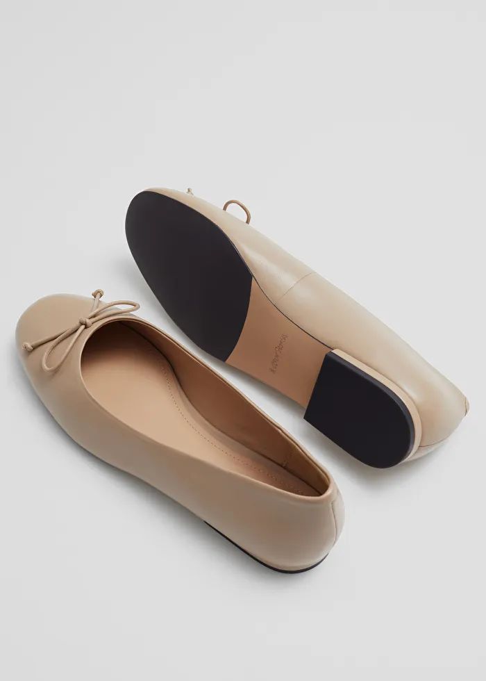 Flache Ballerinas aus Leder | & Other Stories (DE + FR)